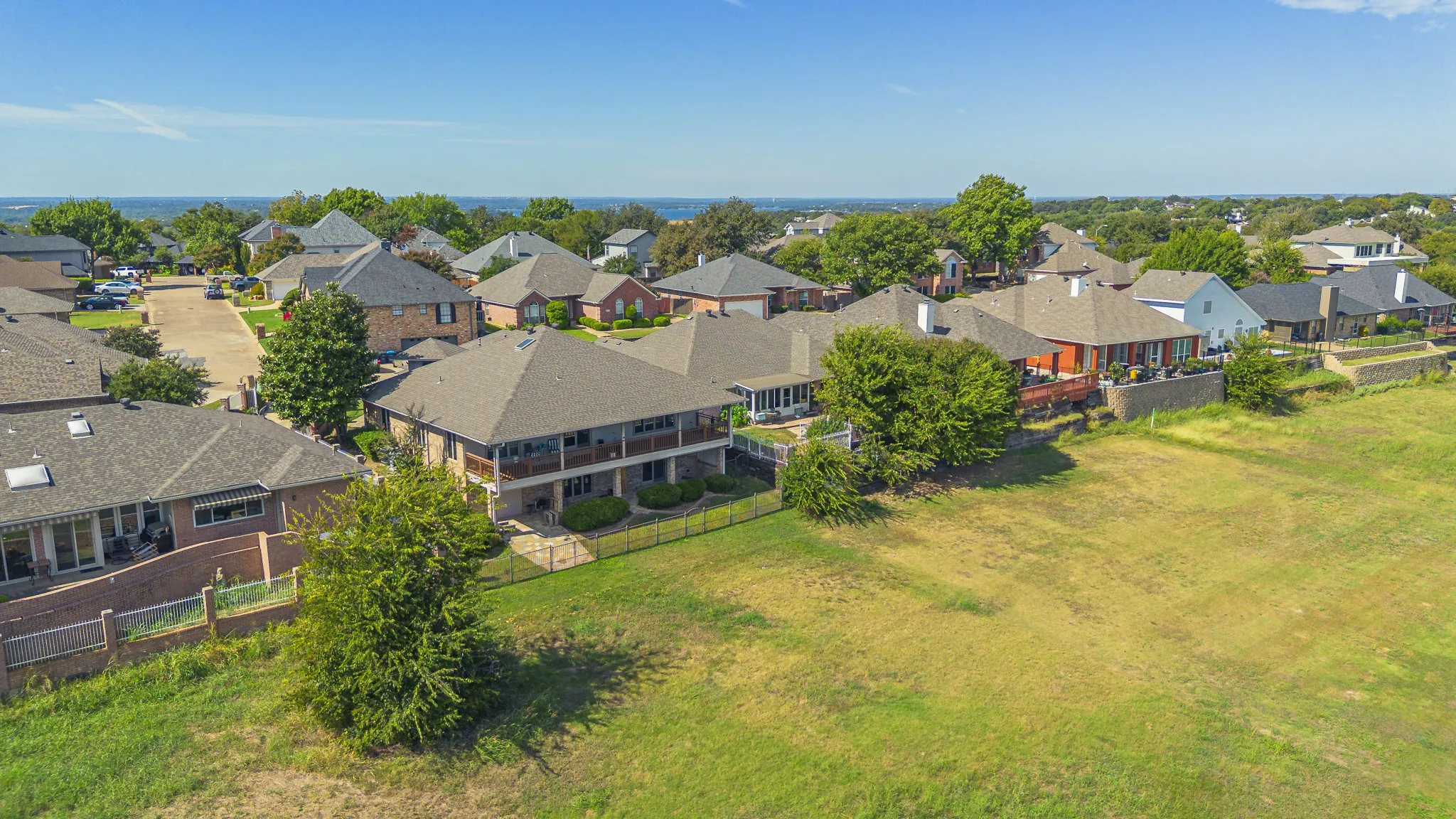 Single Family Residence For Sale in Tarrant County , 8418 Golf Club Circle, Fort Worth, Texas 76179, 4 Bedroom, 3 Bathroom, 3 Garage spaces, 4,165 Sqft, built in 1994, mls#21222663, Real Estate Agent in Fort Worth, Homes For Sale in Tarrant county, Homes For Sale in Fort Worth, Realtor in Fort Worth Texas, Real Estate Brokerage Independent Realty Texas, Luminita Cordes Realtor