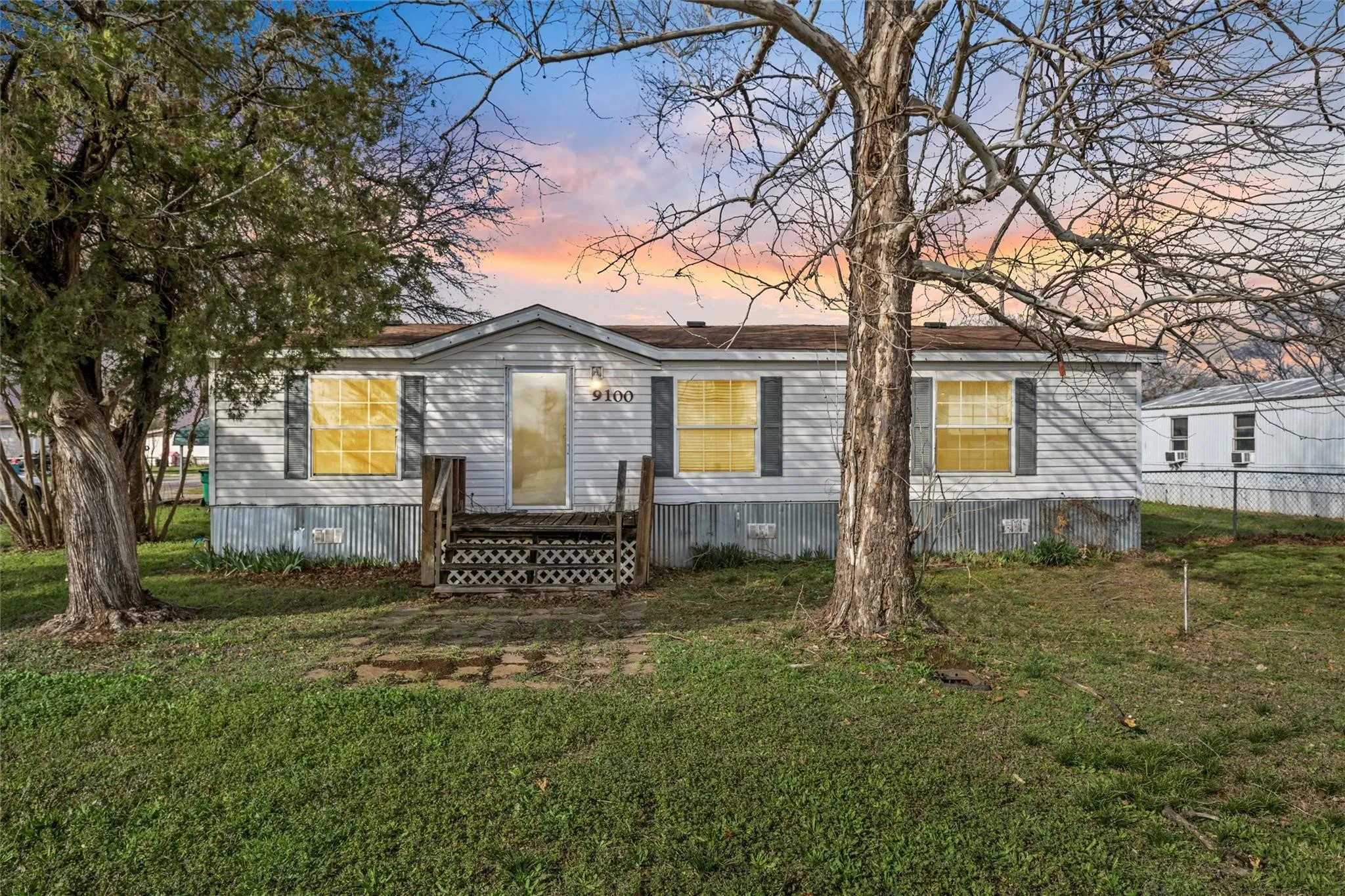 For Sale in Mc Lennan County , 9100/9088 5th Street, Crawford, Texas 76638, 4 Bedroom, 4 Bathroom, Garage spaces, 0 Sqft, built in 1998, Preowned, mls#21216030, Real Estate Agent in Crawford, Homes For Sale in Mc Lennan county, Homes For Sale in Crawford, Realtor in Crawford Texas, Real Estate Brokerage Independent Realty Texas, Luminita Cordes Realtor