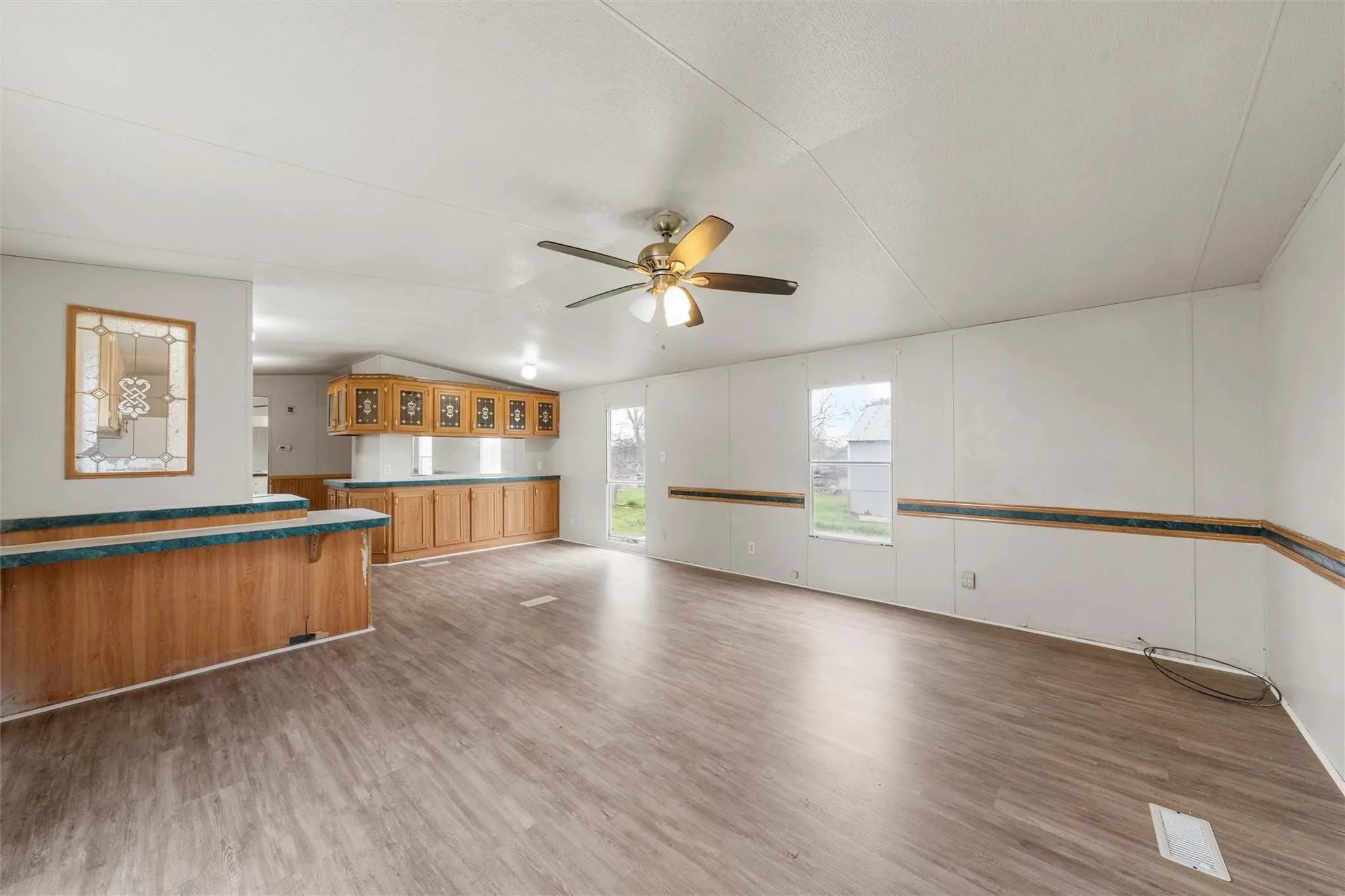 For Sale in Mc Lennan County , 9100/9088 5th Street, Crawford, Texas 76638, 4 Bedroom, 4 Bathroom, Garage spaces, 0 Sqft, built in 1998, Preowned, mls#21216030, Real Estate Agent in Crawford, Homes For Sale in Mc Lennan county, Homes For Sale in Crawford, Realtor in Crawford Texas, Real Estate Brokerage Independent Realty Texas, Luminita Cordes Realtor