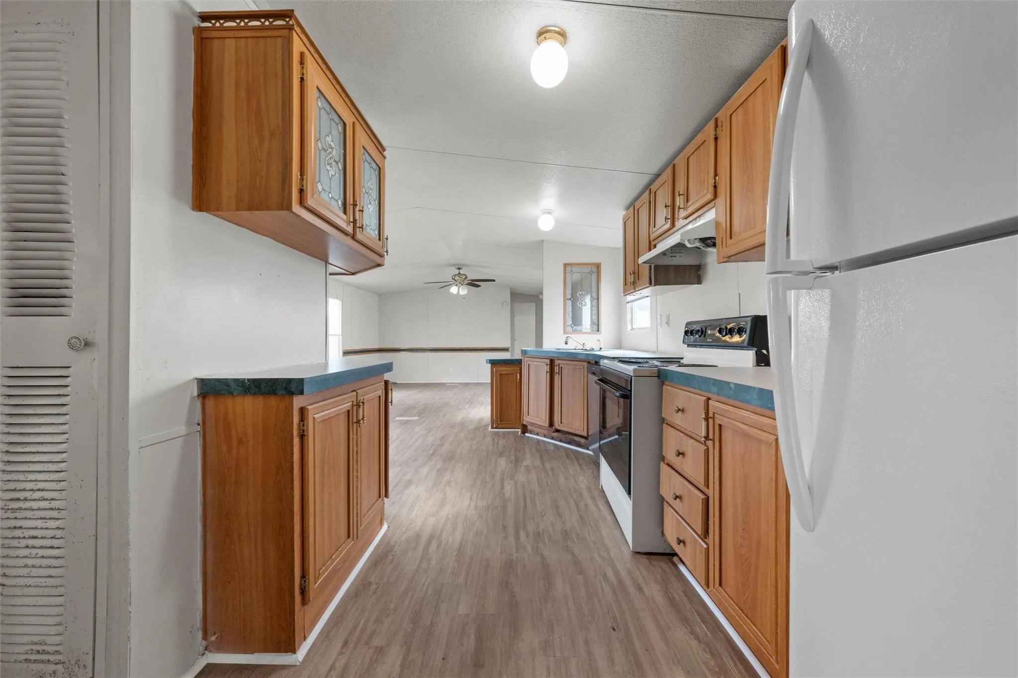 For Sale in Mc Lennan County , 9100/9088 5th Street, Crawford, Texas 76638, 4 Bedroom, 4 Bathroom, Garage spaces, 0 Sqft, built in 1998, Preowned, mls#21216030, Real Estate Agent in Crawford, Homes For Sale in Mc Lennan county, Homes For Sale in Crawford, Realtor in Crawford Texas, Real Estate Brokerage Independent Realty Texas, Luminita Cordes Realtor