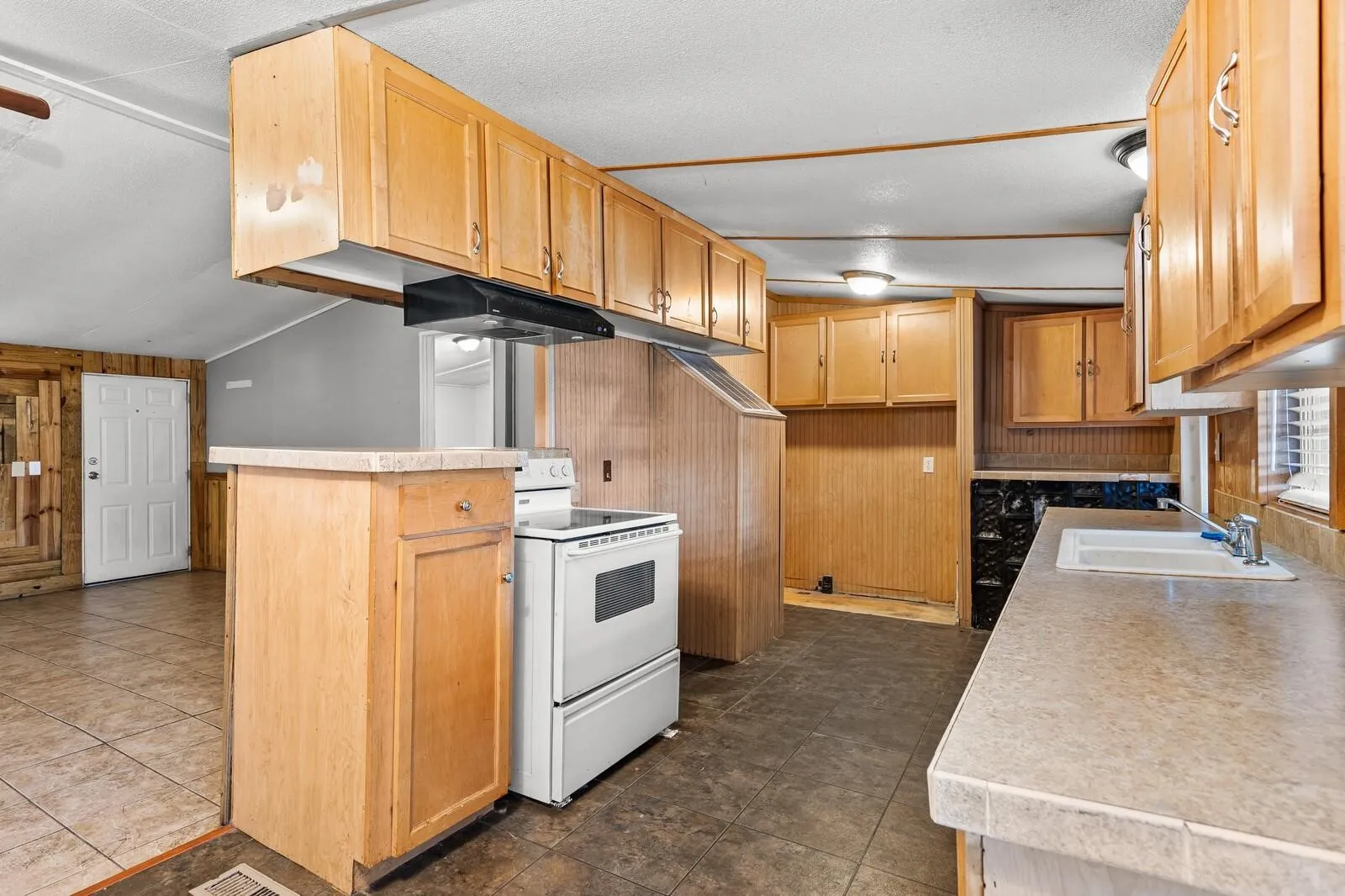 For Sale in Mc Lennan County , 9100/9088 5th Street, Crawford, Texas 76638, 4 Bedroom, 4 Bathroom, Garage spaces, 0 Sqft, built in 1998, Preowned, mls#21216030, Real Estate Agent in Crawford, Homes For Sale in Mc Lennan county, Homes For Sale in Crawford, Realtor in Crawford Texas, Real Estate Brokerage Independent Realty Texas, Luminita Cordes Realtor