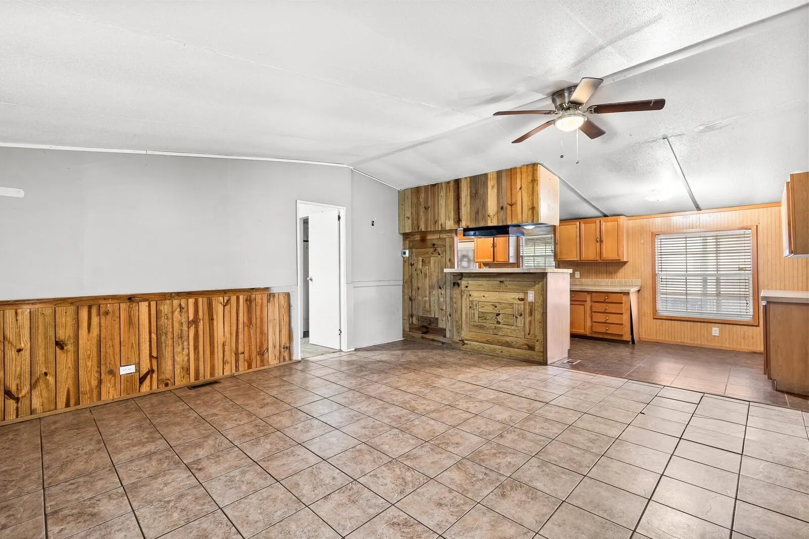 For Sale in Mc Lennan County , 9100/9088 5th Street, Crawford, Texas 76638, 4 Bedroom, 4 Bathroom, Garage spaces, 0 Sqft, built in 1998, Preowned, mls#21216030, Real Estate Agent in Crawford, Homes For Sale in Mc Lennan county, Homes For Sale in Crawford, Realtor in Crawford Texas, Real Estate Brokerage Independent Realty Texas, Luminita Cordes Realtor