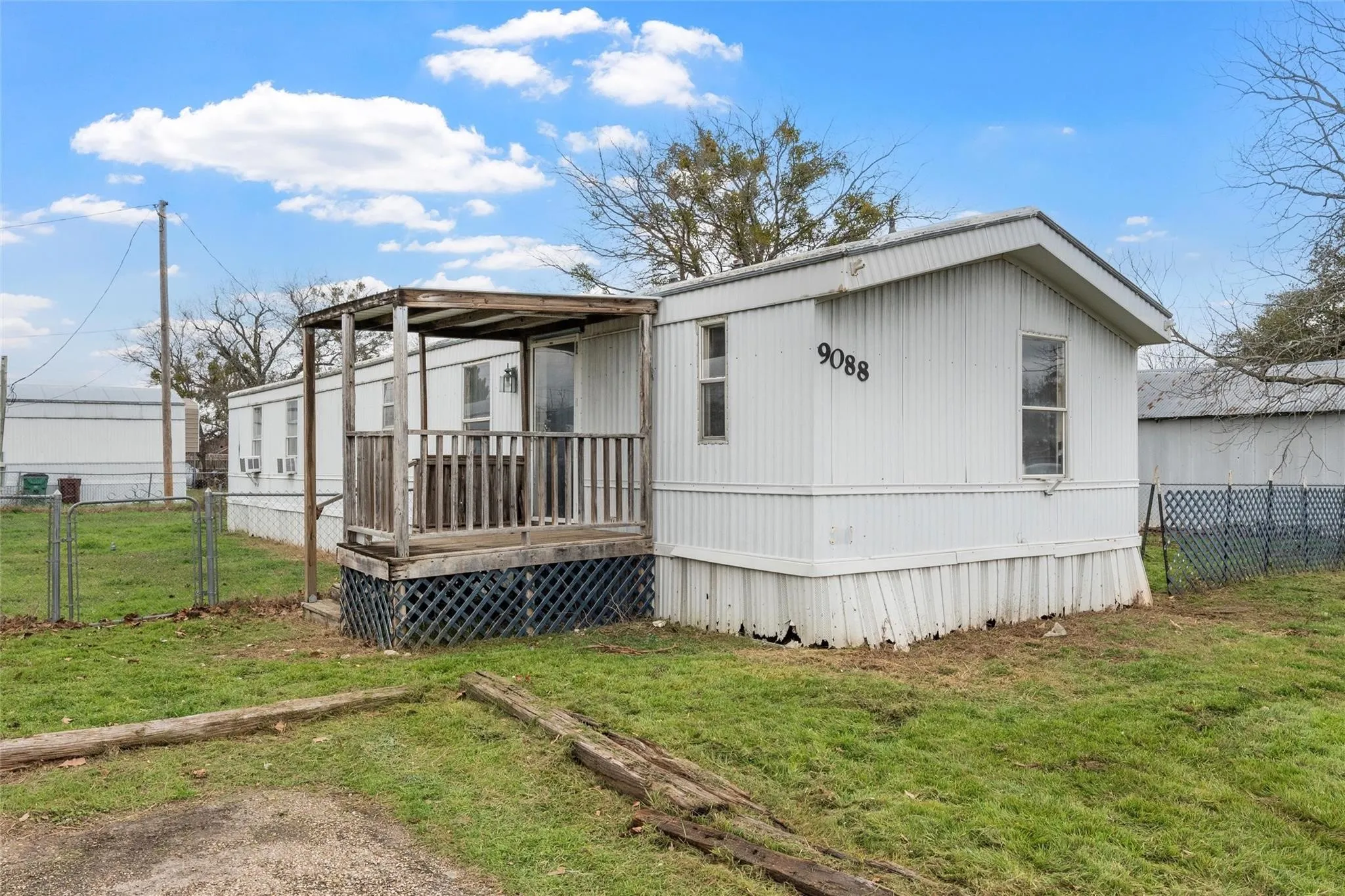 For Sale in Mc Lennan County , 9100/9088 5th Street, Crawford, Texas 76638, 4 Bedroom, 4 Bathroom, Garage spaces, 0 Sqft, built in 1998, Preowned, mls#21216030, Real Estate Agent in Crawford, Homes For Sale in Mc Lennan county, Homes For Sale in Crawford, Realtor in Crawford Texas, Real Estate Brokerage Independent Realty Texas, Luminita Cordes Realtor