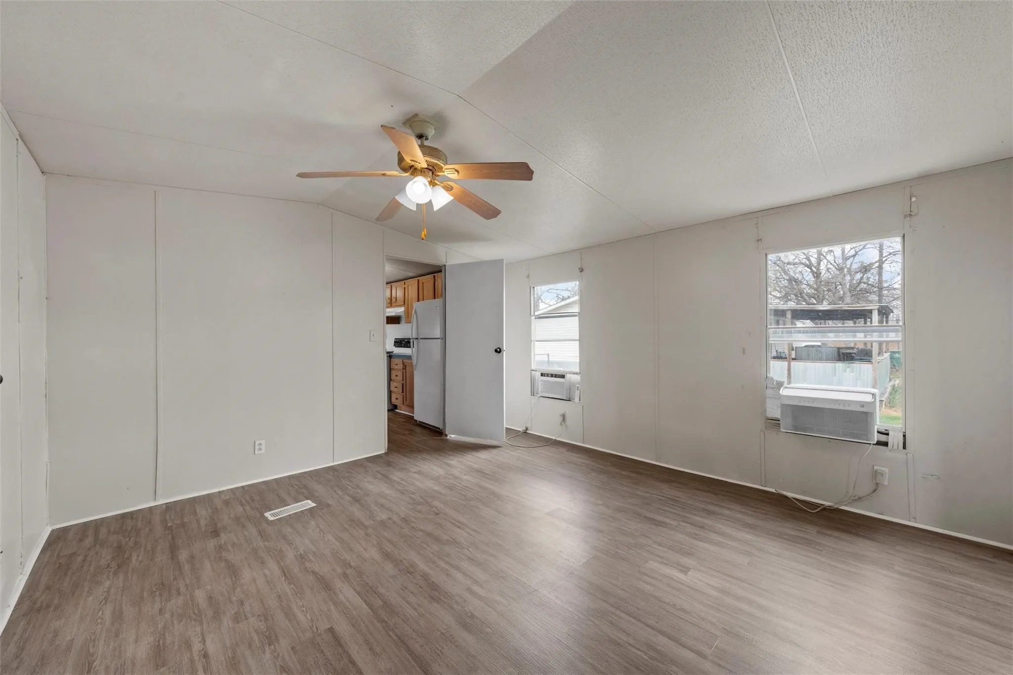 For Sale in Mc Lennan County , 9100/9088 5th Street, Crawford, Texas 76638, 4 Bedroom, 4 Bathroom, Garage spaces, 0 Sqft, built in 1998, Preowned, mls#21216030, Real Estate Agent in Crawford, Homes For Sale in Mc Lennan county, Homes For Sale in Crawford, Realtor in Crawford Texas, Real Estate Brokerage Independent Realty Texas, Luminita Cordes Realtor