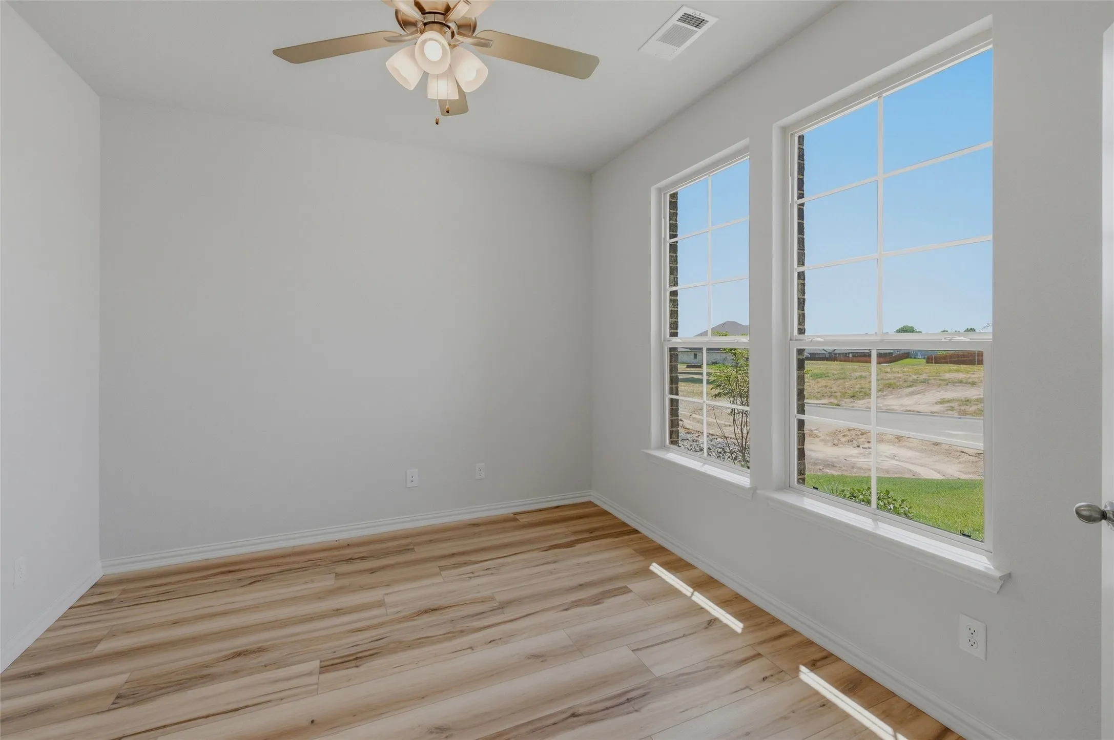 Single Family Residence For Sale in Parker County , 508 Park Side Drive, Weatherford, Texas 76087, 4 Bedroom, 3 Bathroom, 2 Garage spaces, 2,669 Sqft, built in 2026, New Construction - Incomplete, mls#21222740, Real Estate Agent in Weatherford, Homes For Sale in Parker county, Homes For Sale in Weatherford, Realtor in Weatherford Texas, Real Estate Brokerage Independent Realty Texas, Luminita Cordes Realtor