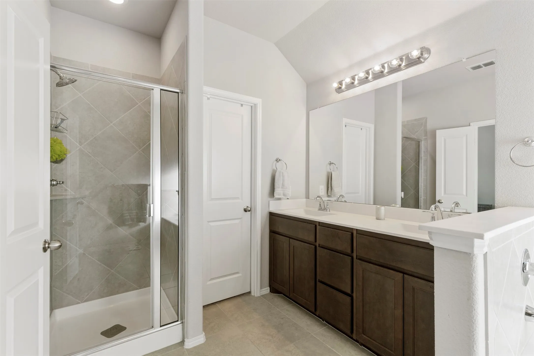 Single Family Residence For Sale in Johnson County , 117 Cheryl Drive, Keene, Texas 76059, 3 Bedroom, 2 Bathroom, 2 Garage spaces, 1,862 Sqft, built in 2021, mls#21222753, Real Estate Agent in Keene, Homes For Sale in Johnson county, Homes For Sale in Keene, Realtor in Keene Texas, Real Estate Brokerage Independent Realty Texas, Luminita Cordes Realtor