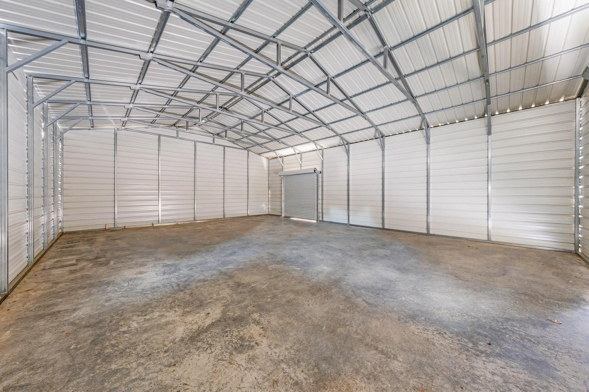 Single Family Residence For Sale in Hopkins County , 220 County Road 4577, Sulphur Springs, Texas 75482, 3 Bedroom, 2 Bathroom, 2 Garage spaces, 1,936 Sqft, built in 2006, Preowned, mls#21222778, Real Estate Agent in Sulphur Springs, Homes For Sale in Hopkins county, Homes For Sale in Sulphur Springs, Realtor in Sulphur Springs Texas, Real Estate Brokerage Independent Realty Texas, Luminita Cordes Realtor