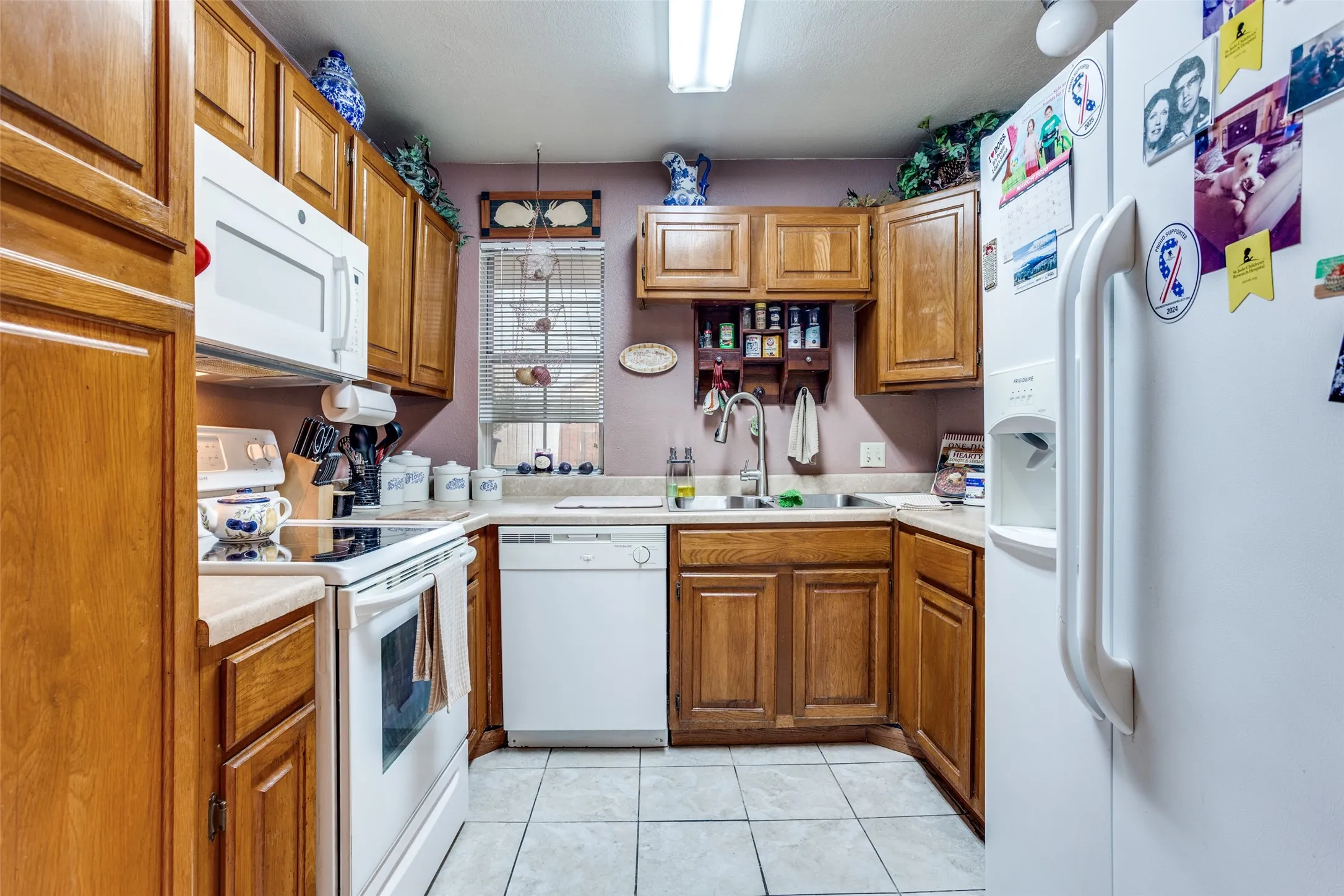 Condominium For Sale in Dallas County , 1106 Woburn Drive, Garland, Texas 75043, 2 Bedroom, 3 Bathroom, 2 Garage spaces, 1,230 Sqft, built in 1984, Preowned, mls#21220463, Real Estate Agent in Garland, Homes For Sale in Dallas county, Homes For Sale in Garland, Realtor in Garland Texas, Real Estate Brokerage Independent Realty Texas, Luminita Cordes Realtor