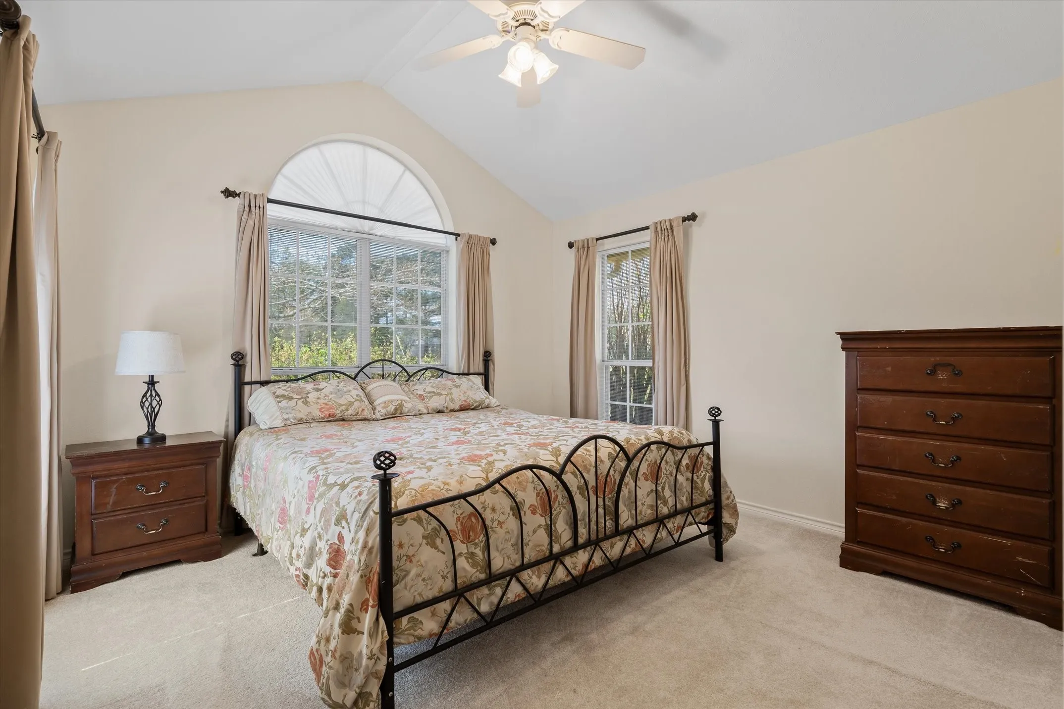 Single Family Residence For Sale in Van Zandt County , 271 VZ County Road 4107, Canton, Texas 75103, 3 Bedroom, 3 Bathroom, 2 Garage spaces, 2,368 Sqft, built in 1997, Preowned, mls#21220807, Real Estate Agent in Canton, Homes For Sale in Van Zandt county, Homes For Sale in Canton, Realtor in Canton Texas, Real Estate Brokerage Independent Realty Texas, Luminita Cordes Realtor