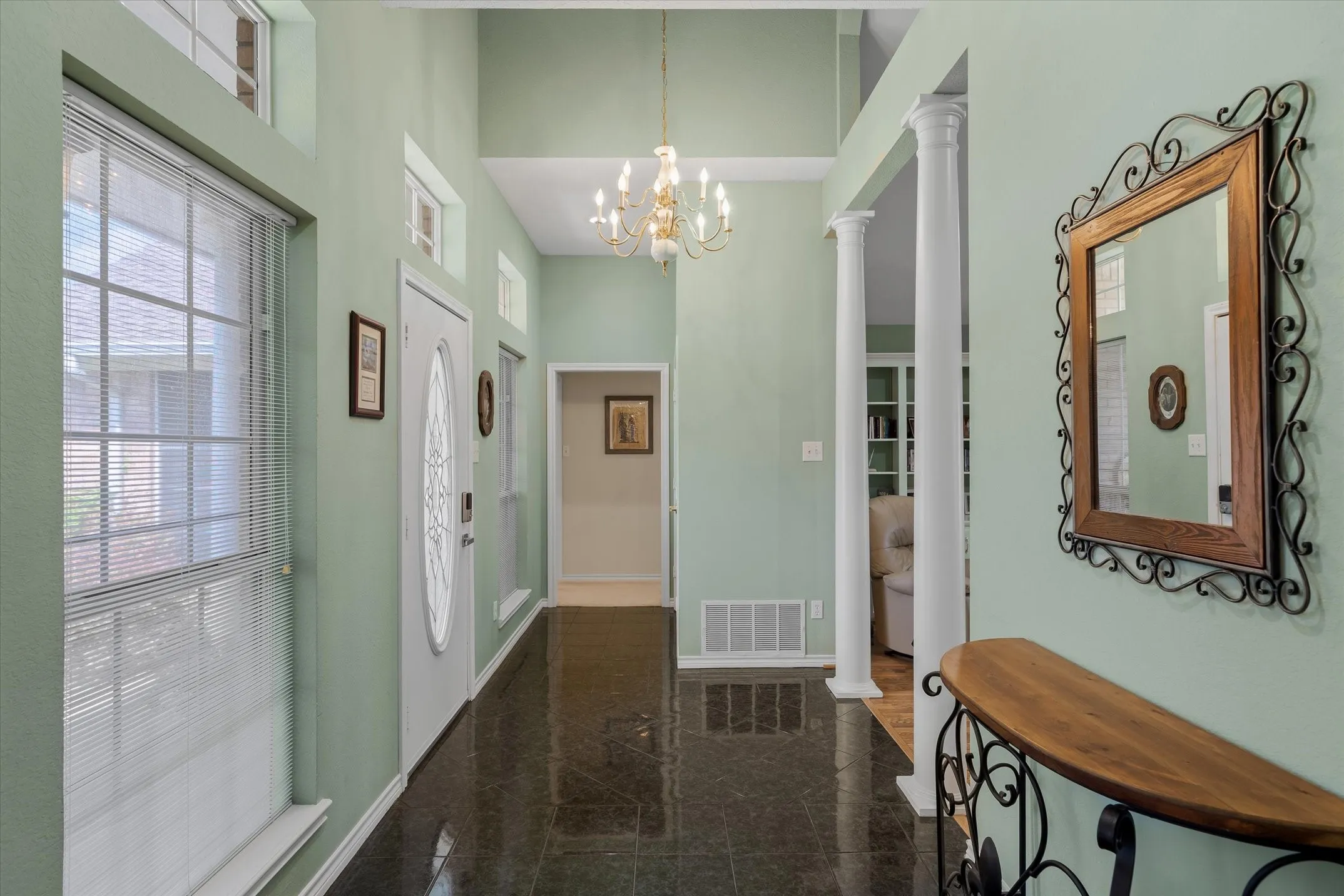 Single Family Residence For Sale in Van Zandt County , 271 VZ County Road 4107, Canton, Texas 75103, 3 Bedroom, 3 Bathroom, 2 Garage spaces, 2,368 Sqft, built in 1997, Preowned, mls#21220807, Real Estate Agent in Canton, Homes For Sale in Van Zandt county, Homes For Sale in Canton, Realtor in Canton Texas, Real Estate Brokerage Independent Realty Texas, Luminita Cordes Realtor