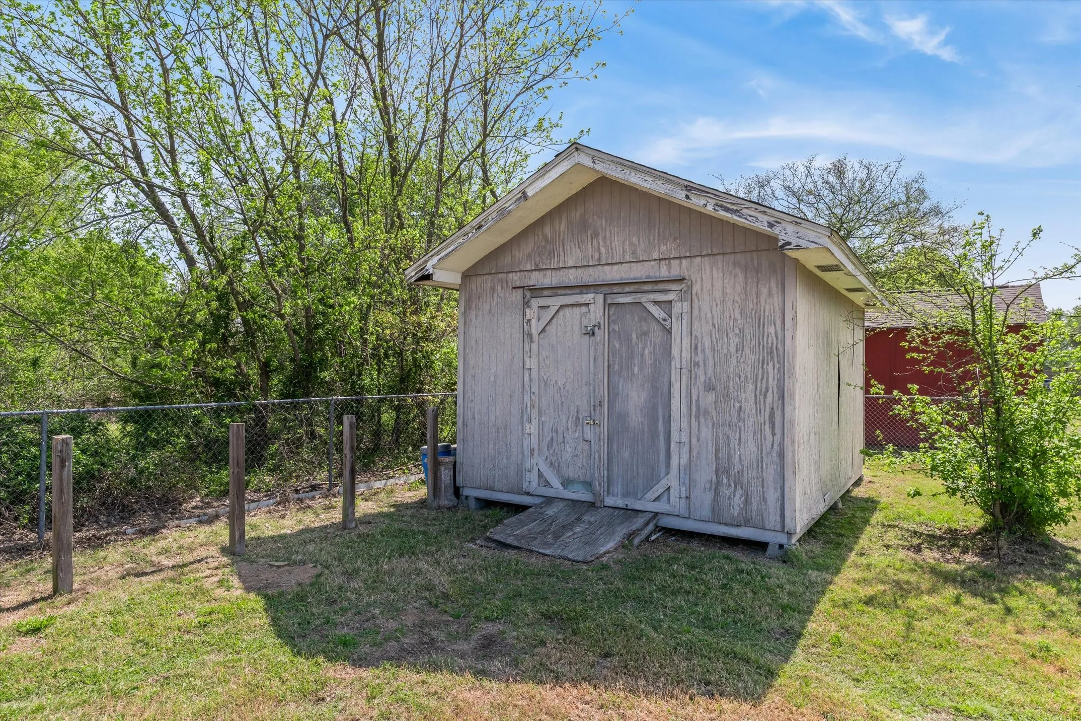 Single Family Residence For Sale in Van Zandt County , 271 VZ County Road 4107, Canton, Texas 75103, 3 Bedroom, 3 Bathroom, 2 Garage spaces, 2,368 Sqft, built in 1997, Preowned, mls#21220807, Real Estate Agent in Canton, Homes For Sale in Van Zandt county, Homes For Sale in Canton, Realtor in Canton Texas, Real Estate Brokerage Independent Realty Texas, Luminita Cordes Realtor