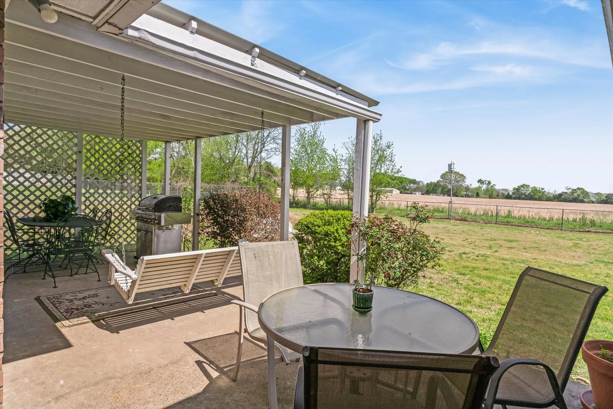 Single Family Residence For Sale in Van Zandt County , 271 VZ County Road 4107, Canton, Texas 75103, 3 Bedroom, 3 Bathroom, 2 Garage spaces, 2,368 Sqft, built in 1997, Preowned, mls#21220807, Real Estate Agent in Canton, Homes For Sale in Van Zandt county, Homes For Sale in Canton, Realtor in Canton Texas, Real Estate Brokerage Independent Realty Texas, Luminita Cordes Realtor