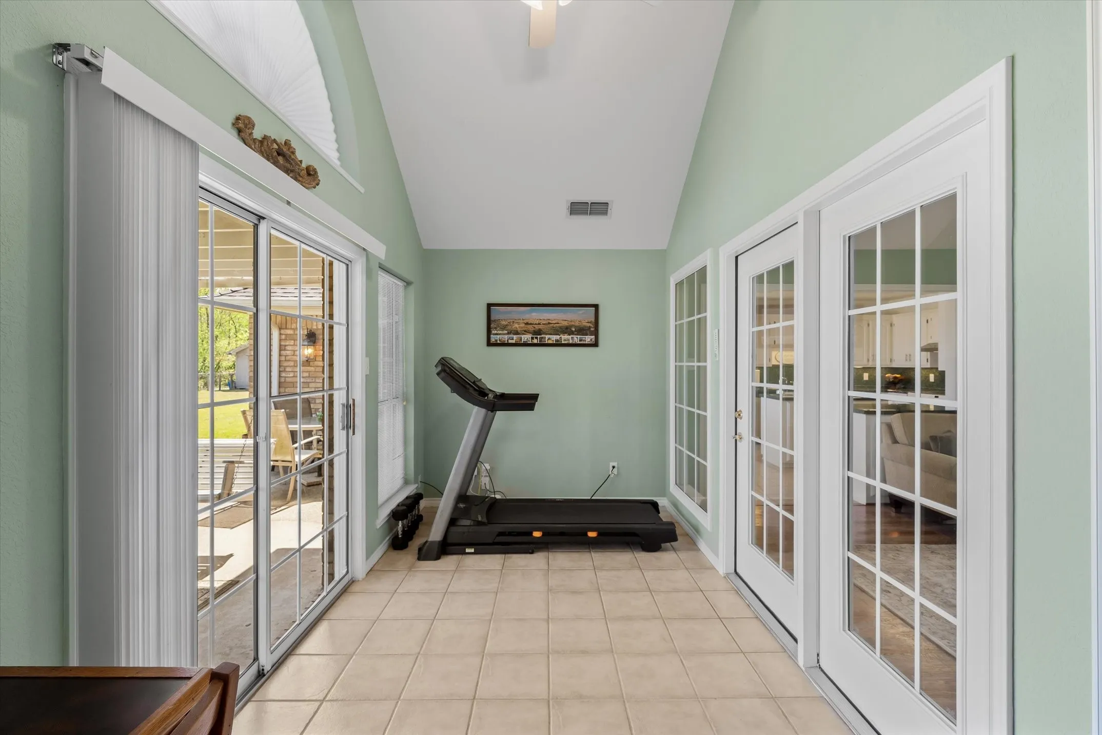 Single Family Residence For Sale in Van Zandt County , 271 VZ County Road 4107, Canton, Texas 75103, 3 Bedroom, 3 Bathroom, 2 Garage spaces, 2,368 Sqft, built in 1997, Preowned, mls#21220807, Real Estate Agent in Canton, Homes For Sale in Van Zandt county, Homes For Sale in Canton, Realtor in Canton Texas, Real Estate Brokerage Independent Realty Texas, Luminita Cordes Realtor