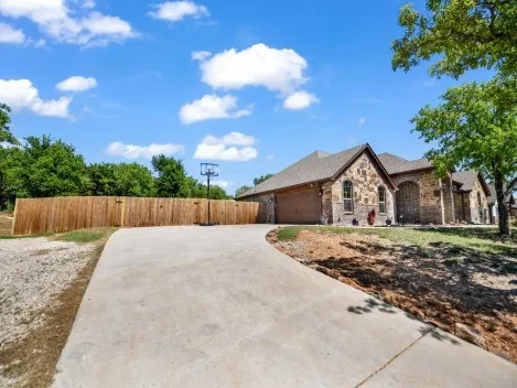 Single Family Residence For Sale in Parker County , 156 Cottongame Road, Weatherford, Texas 76088, 4 Bedroom, 2 Bathroom, 4 Garage spaces, 2,011 Sqft, built in 2020, mls#21222784, Real Estate Agent in Weatherford, Homes For Sale in Parker county, Homes For Sale in Weatherford, Realtor in Weatherford Texas, Real Estate Brokerage Independent Realty Texas, Luminita Cordes Realtor