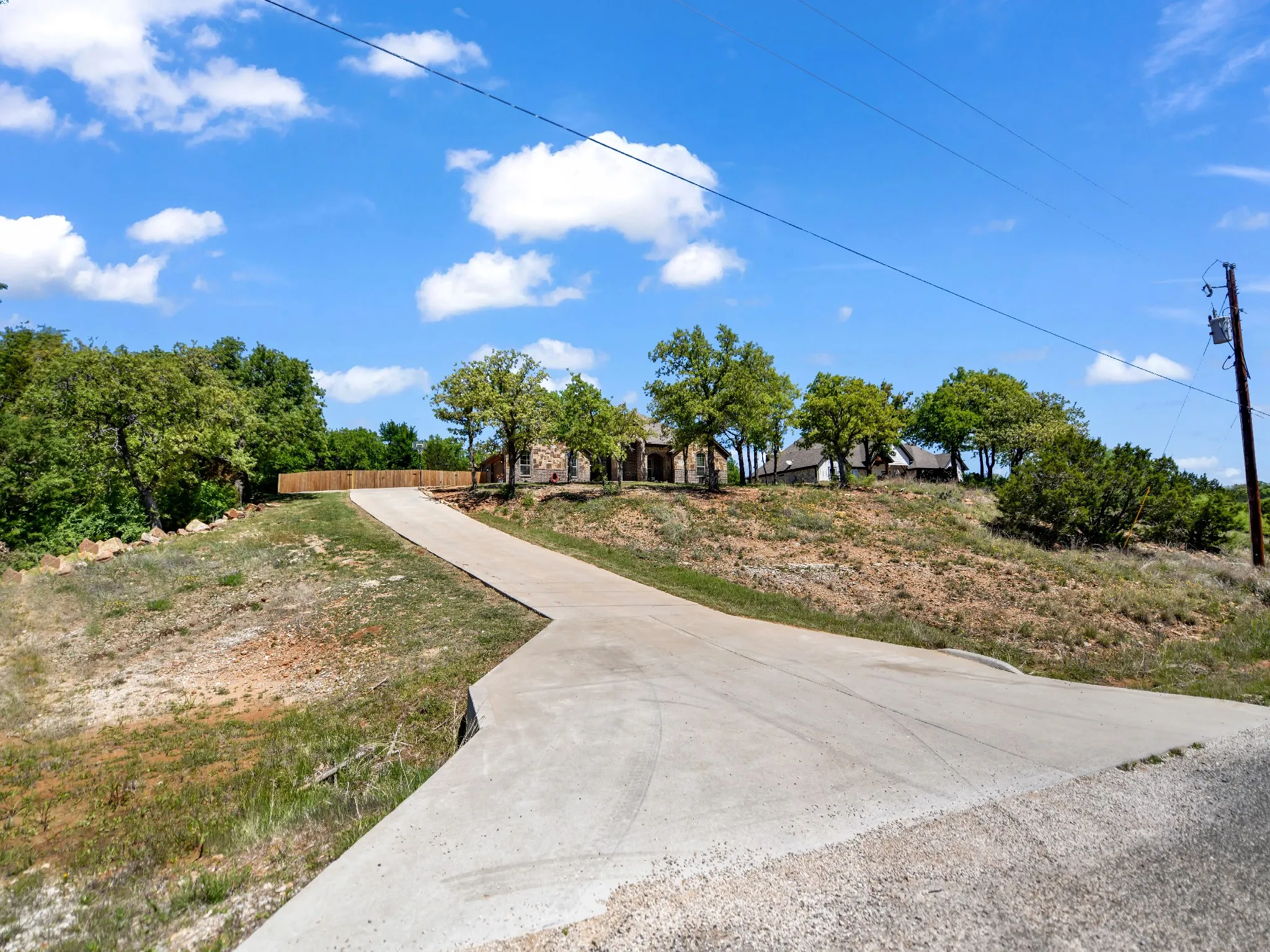 Single Family Residence For Sale in Parker County , 156 Cottongame Road, Weatherford, Texas 76088, 4 Bedroom, 2 Bathroom, 4 Garage spaces, 2,011 Sqft, built in 2020, mls#21222784, Real Estate Agent in Weatherford, Homes For Sale in Parker county, Homes For Sale in Weatherford, Realtor in Weatherford Texas, Real Estate Brokerage Independent Realty Texas, Luminita Cordes Realtor