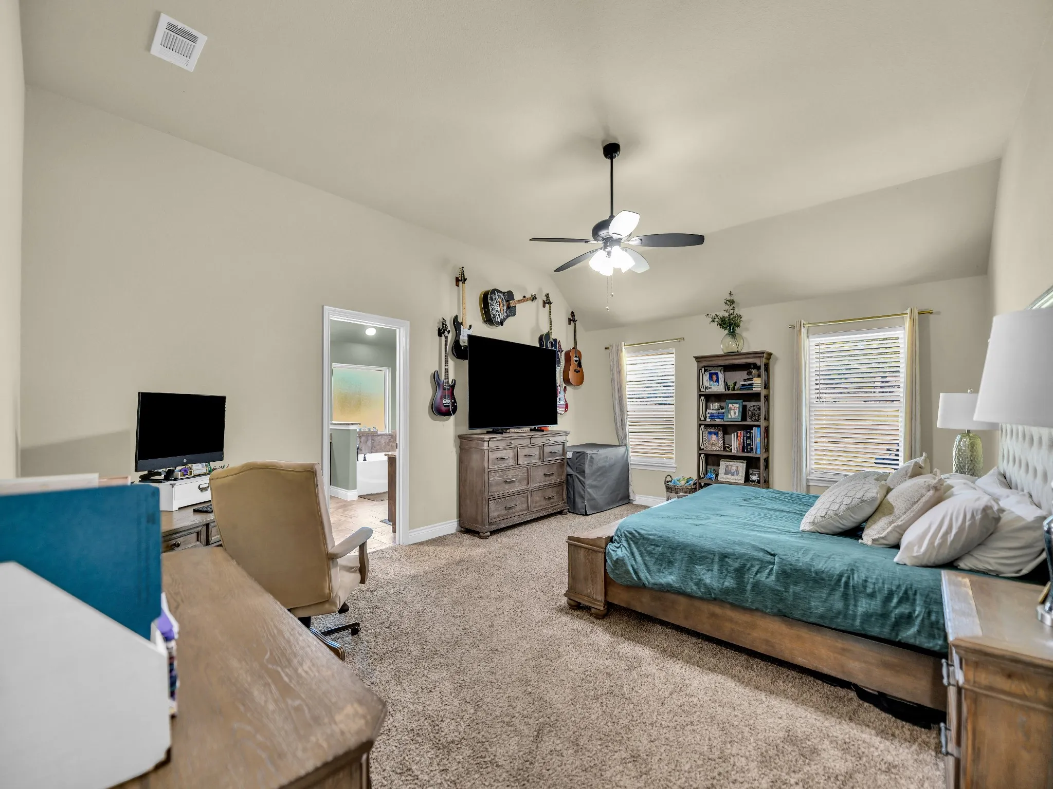 Single Family Residence For Sale in Parker County , 156 Cottongame Road, Weatherford, Texas 76088, 4 Bedroom, 2 Bathroom, 4 Garage spaces, 2,011 Sqft, built in 2020, mls#21222784, Real Estate Agent in Weatherford, Homes For Sale in Parker county, Homes For Sale in Weatherford, Realtor in Weatherford Texas, Real Estate Brokerage Independent Realty Texas, Luminita Cordes Realtor
