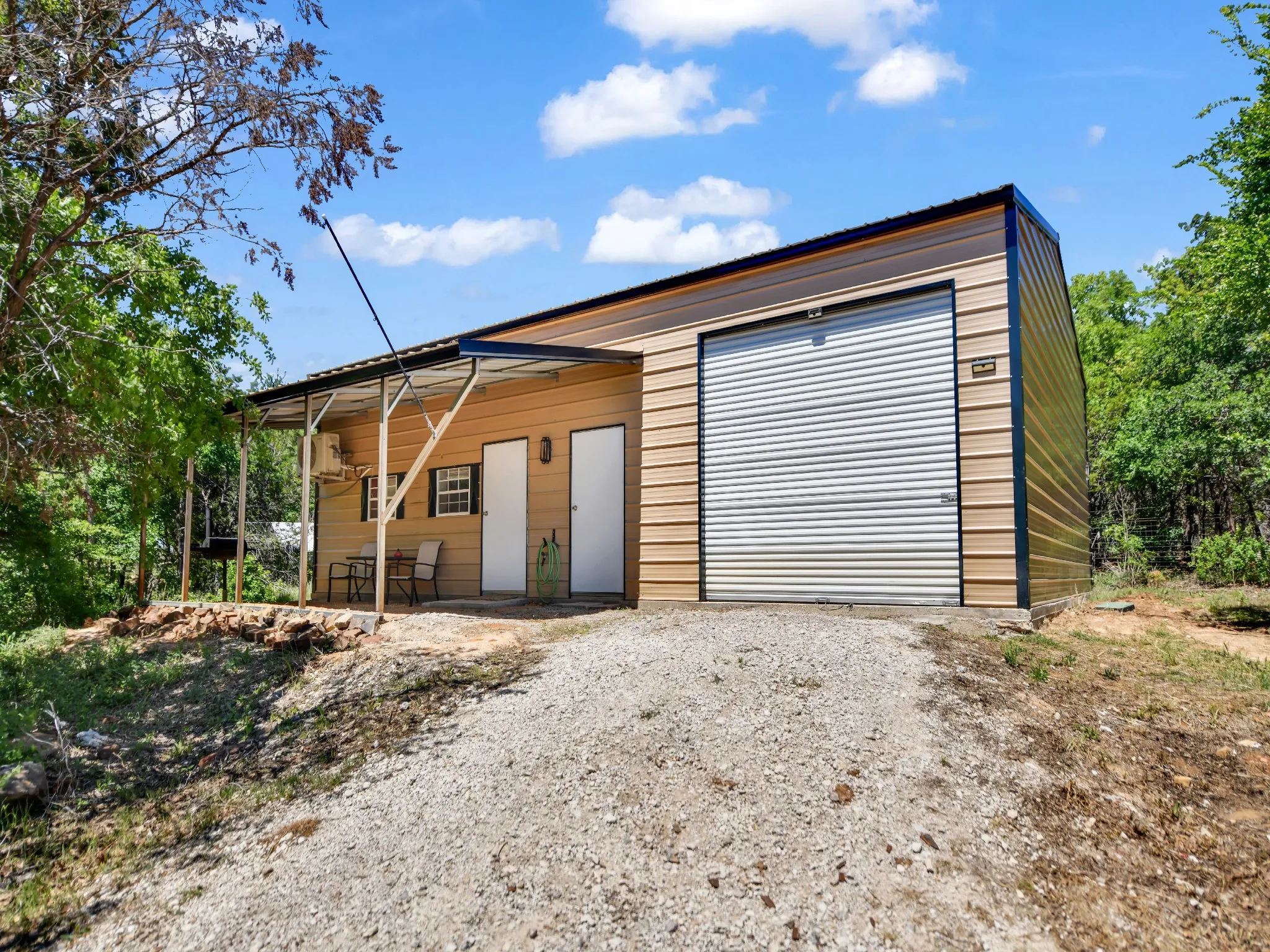 Single Family Residence For Sale in Parker County , 156 Cottongame Road, Weatherford, Texas 76088, 4 Bedroom, 2 Bathroom, 4 Garage spaces, 2,011 Sqft, built in 2020, mls#21222784, Real Estate Agent in Weatherford, Homes For Sale in Parker county, Homes For Sale in Weatherford, Realtor in Weatherford Texas, Real Estate Brokerage Independent Realty Texas, Luminita Cordes Realtor