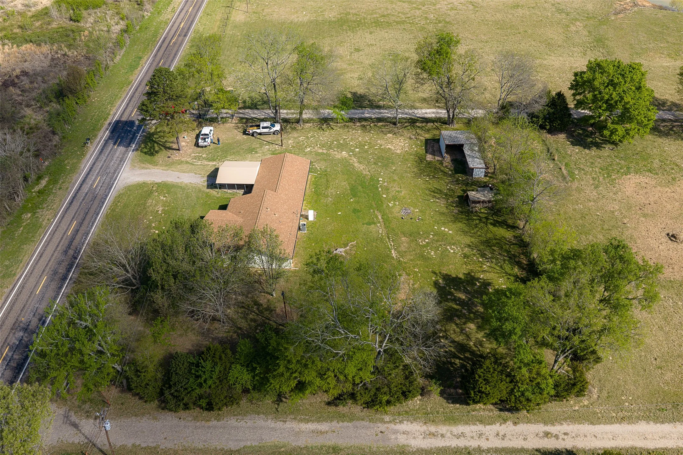 Single Family Residence For Sale in Van Zandt County , 10813 Fm 773, Ben Wheeler, Texas 75754, 5 Bedroom, 3 Bathroom, Garage spaces, 2,272 Sqft, built in 1990, Preowned, mls#21222776, Real Estate Agent in Ben Wheeler, Homes For Sale in Van Zandt county, Homes For Sale in Ben Wheeler, Realtor in Ben Wheeler Texas, Real Estate Brokerage Independent Realty Texas, Luminita Cordes Realtor