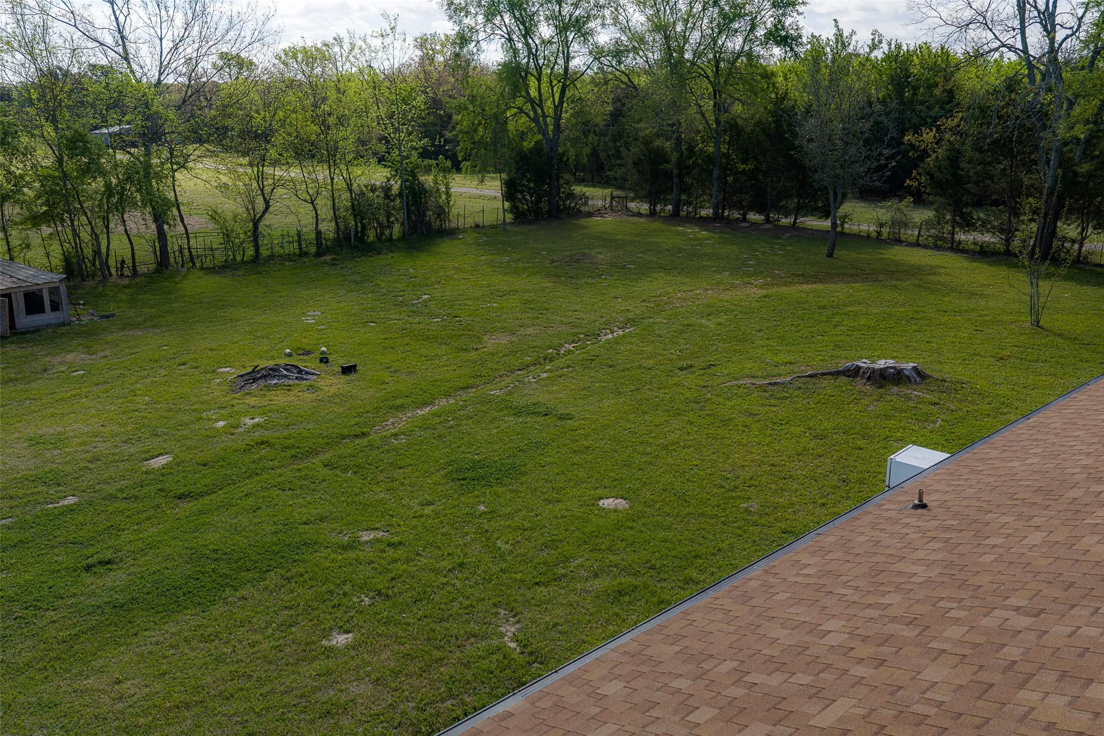 Single Family Residence For Sale in Van Zandt County , 10813 Fm 773, Ben Wheeler, Texas 75754, 5 Bedroom, 3 Bathroom, Garage spaces, 2,272 Sqft, built in 1990, Preowned, mls#21222776, Real Estate Agent in Ben Wheeler, Homes For Sale in Van Zandt county, Homes For Sale in Ben Wheeler, Realtor in Ben Wheeler Texas, Real Estate Brokerage Independent Realty Texas, Luminita Cordes Realtor