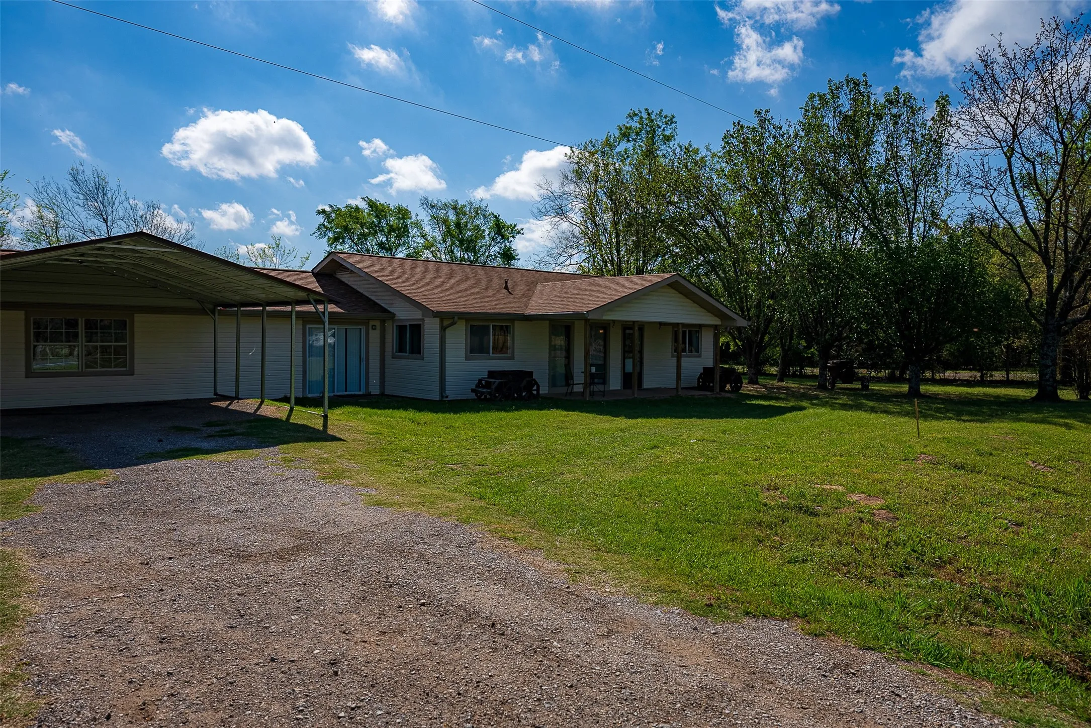 Single Family Residence For Sale in Van Zandt County , 10813 Fm 773, Ben Wheeler, Texas 75754, 5 Bedroom, 3 Bathroom, Garage spaces, 2,272 Sqft, built in 1990, Preowned, mls#21222776, Real Estate Agent in Ben Wheeler, Homes For Sale in Van Zandt county, Homes For Sale in Ben Wheeler, Realtor in Ben Wheeler Texas, Real Estate Brokerage Independent Realty Texas, Luminita Cordes Realtor