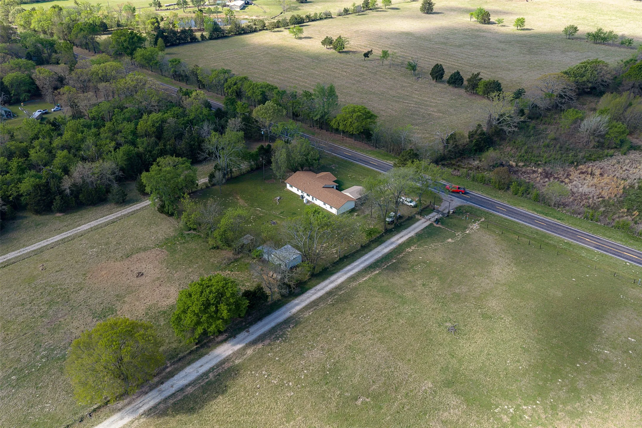 Single Family Residence For Sale in Van Zandt County , 10813 Fm 773, Ben Wheeler, Texas 75754, 5 Bedroom, 3 Bathroom, Garage spaces, 2,272 Sqft, built in 1990, Preowned, mls#21222776, Real Estate Agent in Ben Wheeler, Homes For Sale in Van Zandt county, Homes For Sale in Ben Wheeler, Realtor in Ben Wheeler Texas, Real Estate Brokerage Independent Realty Texas, Luminita Cordes Realtor