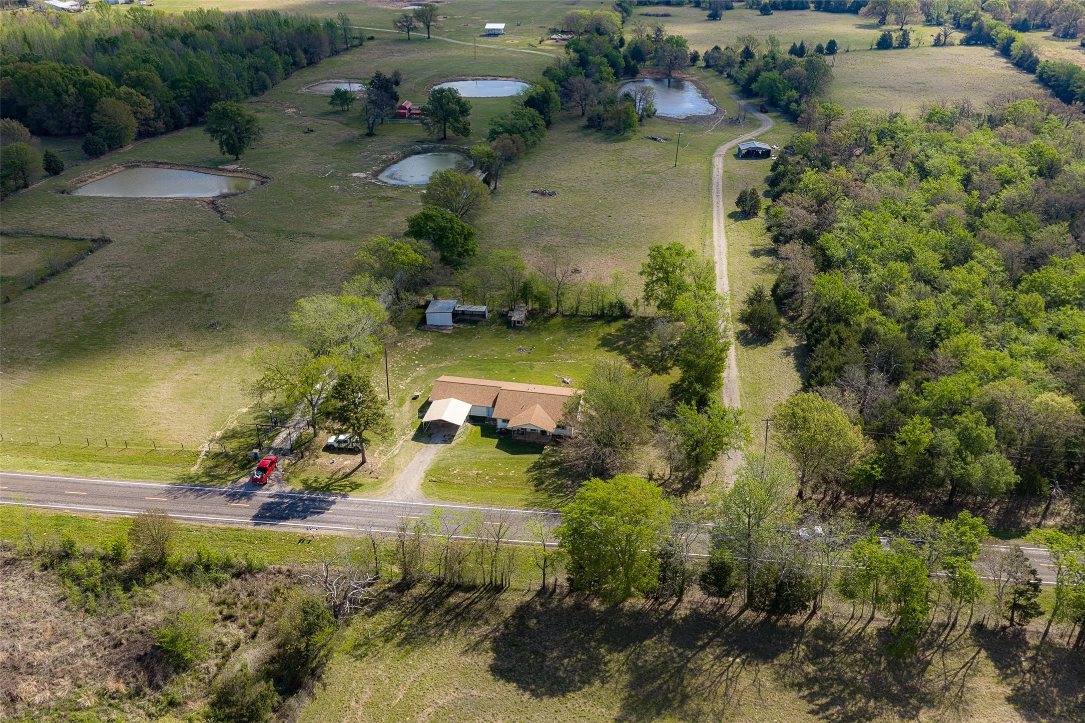 Single Family Residence For Sale in Van Zandt County , 10813 Fm 773, Ben Wheeler, Texas 75754, 5 Bedroom, 3 Bathroom, Garage spaces, 2,272 Sqft, built in 1990, Preowned, mls#21222776, Real Estate Agent in Ben Wheeler, Homes For Sale in Van Zandt county, Homes For Sale in Ben Wheeler, Realtor in Ben Wheeler Texas, Real Estate Brokerage Independent Realty Texas, Luminita Cordes Realtor
