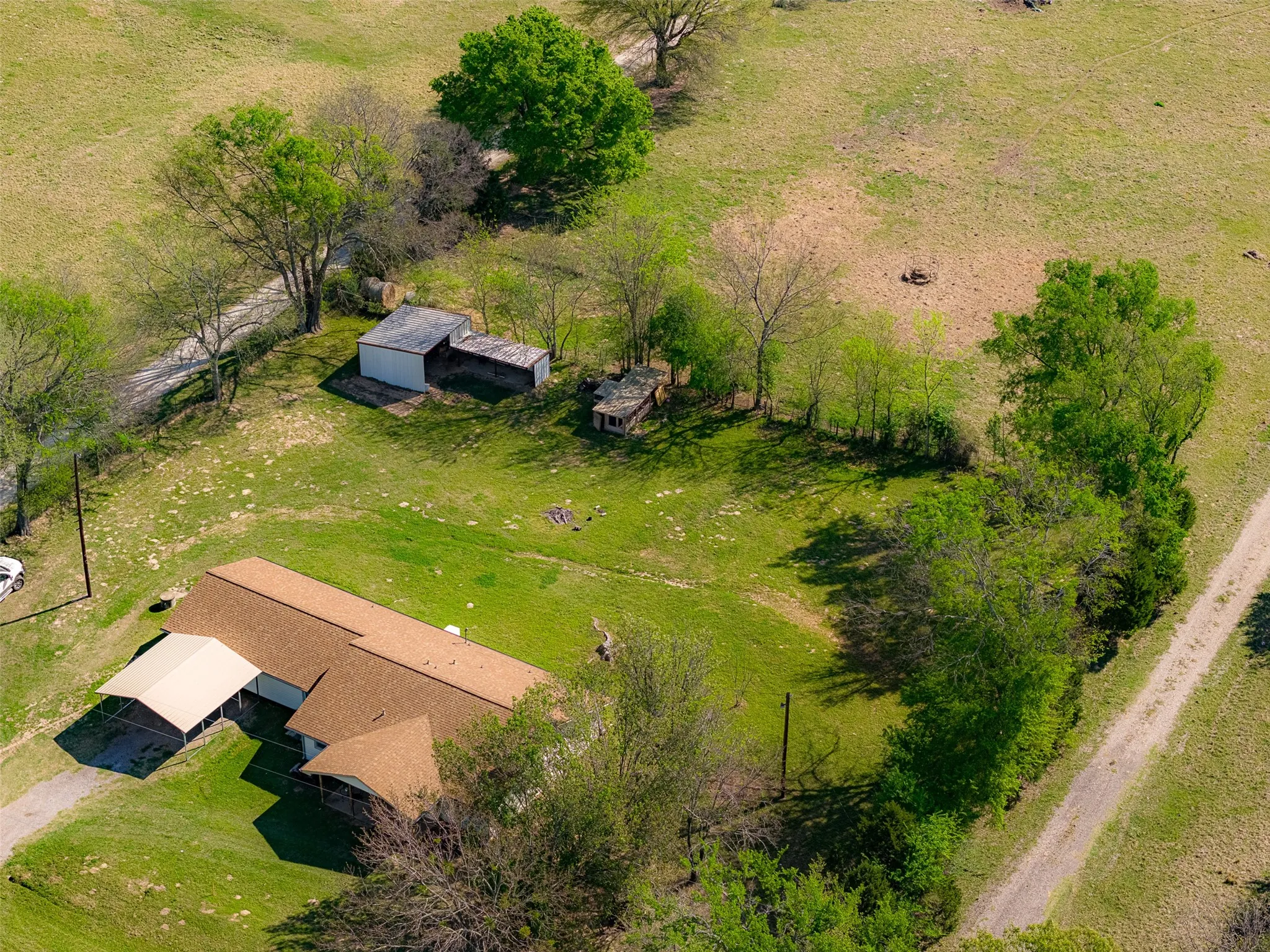 Single Family Residence For Sale in Van Zandt County , 10813 Fm 773, Ben Wheeler, Texas 75754, 5 Bedroom, 3 Bathroom, Garage spaces, 2,272 Sqft, built in 1990, Preowned, mls#21222776, Real Estate Agent in Ben Wheeler, Homes For Sale in Van Zandt county, Homes For Sale in Ben Wheeler, Realtor in Ben Wheeler Texas, Real Estate Brokerage Independent Realty Texas, Luminita Cordes Realtor