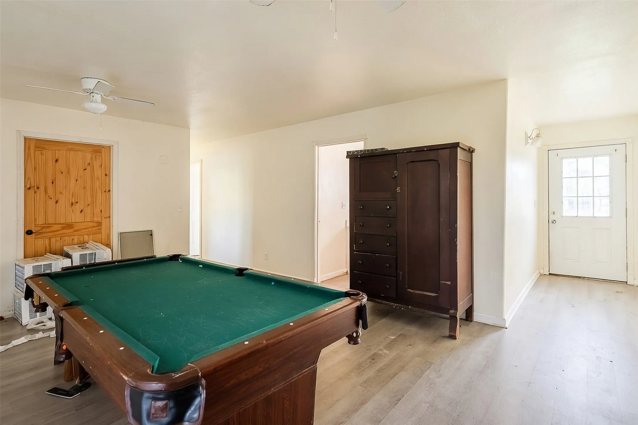 Single Family Residence For Sale in Van Zandt County , 10813 Fm 773, Ben Wheeler, Texas 75754, 5 Bedroom, 3 Bathroom, Garage spaces, 2,272 Sqft, built in 1990, Preowned, mls#21222776, Real Estate Agent in Ben Wheeler, Homes For Sale in Van Zandt county, Homes For Sale in Ben Wheeler, Realtor in Ben Wheeler Texas, Real Estate Brokerage Independent Realty Texas, Luminita Cordes Realtor