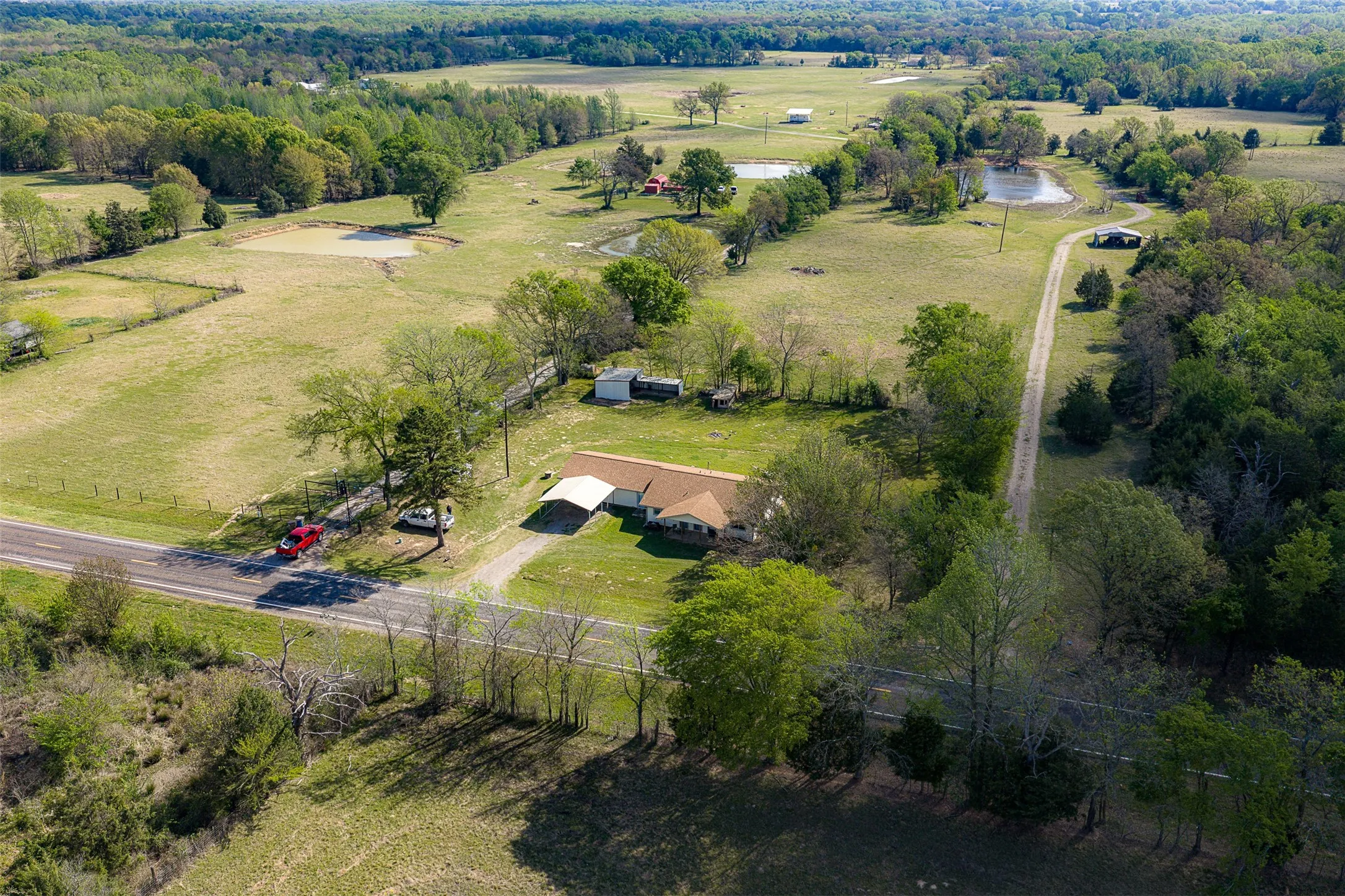 Single Family Residence For Sale in Van Zandt County , 10813 Fm 773, Ben Wheeler, Texas 75754, 5 Bedroom, 3 Bathroom, Garage spaces, 2,272 Sqft, built in 1990, Preowned, mls#21222776, Real Estate Agent in Ben Wheeler, Homes For Sale in Van Zandt county, Homes For Sale in Ben Wheeler, Realtor in Ben Wheeler Texas, Real Estate Brokerage Independent Realty Texas, Luminita Cordes Realtor
