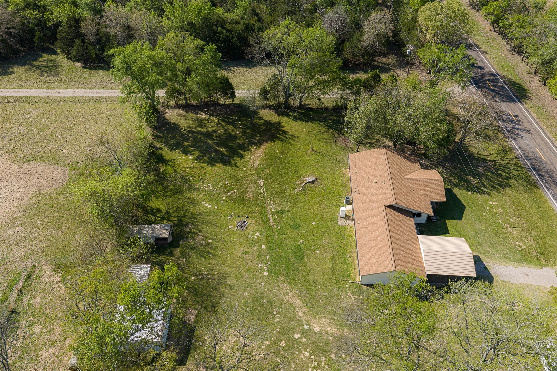 Single Family Residence For Sale in Van Zandt County , 10813 Fm 773, Ben Wheeler, Texas 75754, 5 Bedroom, 3 Bathroom, Garage spaces, 2,272 Sqft, built in 1990, Preowned, mls#21222776, Real Estate Agent in Ben Wheeler, Homes For Sale in Van Zandt county, Homes For Sale in Ben Wheeler, Realtor in Ben Wheeler Texas, Real Estate Brokerage Independent Realty Texas, Luminita Cordes Realtor
