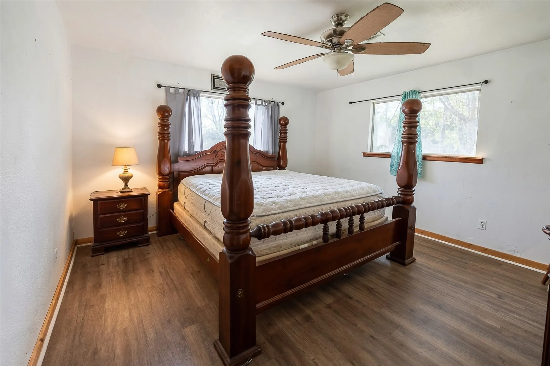 Single Family Residence For Sale in Van Zandt County , 10813 Fm 773, Ben Wheeler, Texas 75754, 5 Bedroom, 3 Bathroom, Garage spaces, 2,272 Sqft, built in 1990, Preowned, mls#21222776, Real Estate Agent in Ben Wheeler, Homes For Sale in Van Zandt county, Homes For Sale in Ben Wheeler, Realtor in Ben Wheeler Texas, Real Estate Brokerage Independent Realty Texas, Luminita Cordes Realtor