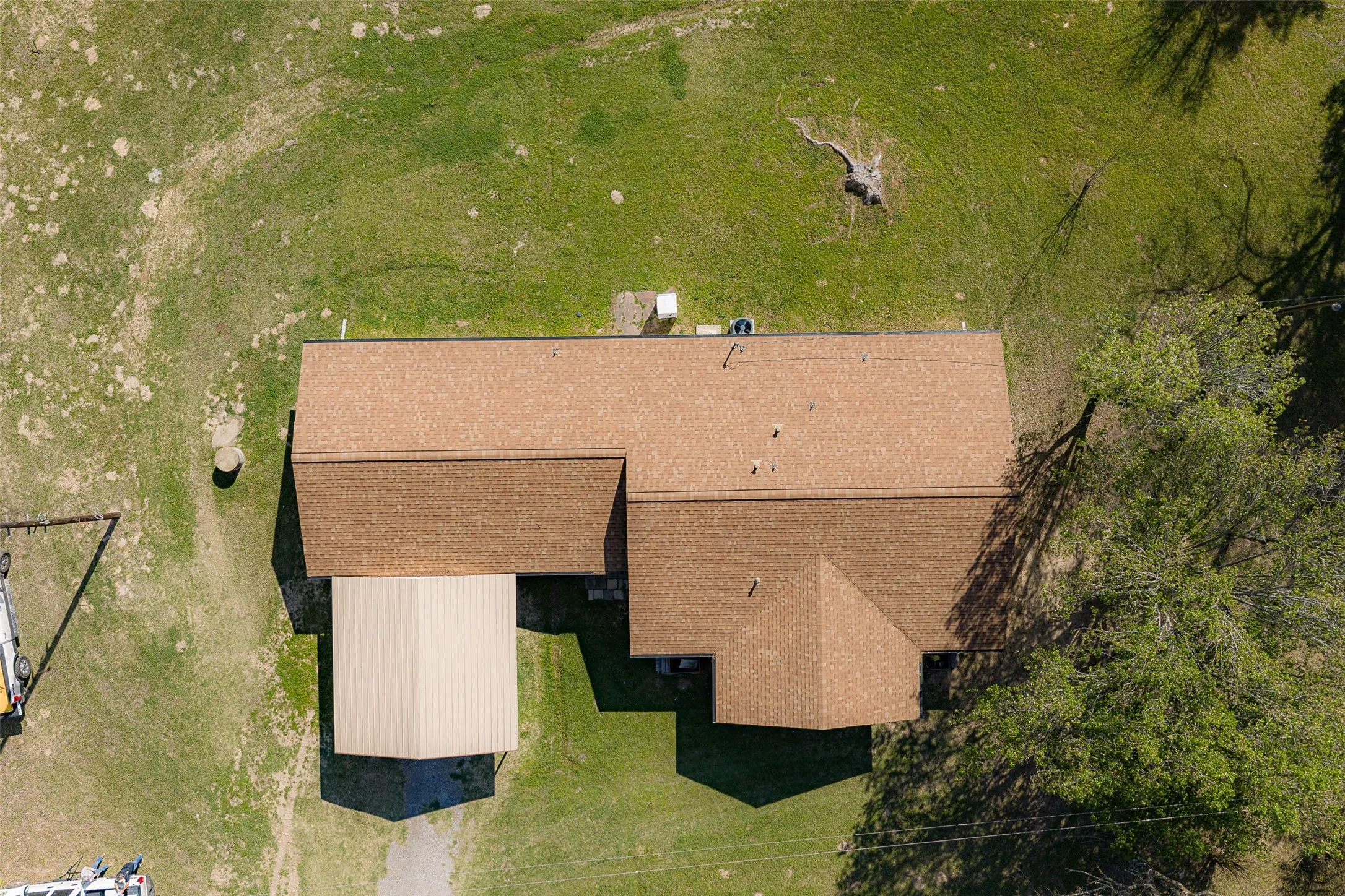 Single Family Residence For Sale in Van Zandt County , 10813 Fm 773, Ben Wheeler, Texas 75754, 5 Bedroom, 3 Bathroom, Garage spaces, 2,272 Sqft, built in 1990, Preowned, mls#21222776, Real Estate Agent in Ben Wheeler, Homes For Sale in Van Zandt county, Homes For Sale in Ben Wheeler, Realtor in Ben Wheeler Texas, Real Estate Brokerage Independent Realty Texas, Luminita Cordes Realtor