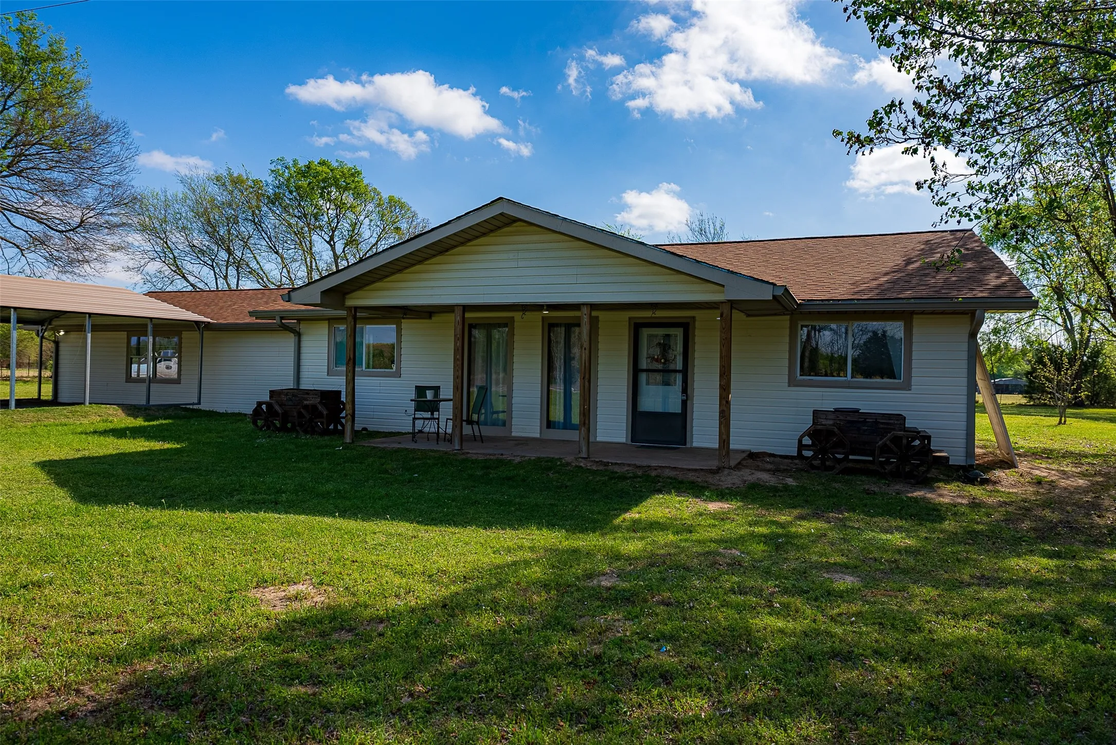 Single Family Residence For Sale in Van Zandt County , 10813 Fm 773, Ben Wheeler, Texas 75754, 5 Bedroom, 3 Bathroom, Garage spaces, 2,272 Sqft, built in 1990, Preowned, mls#21222776, Real Estate Agent in Ben Wheeler, Homes For Sale in Van Zandt county, Homes For Sale in Ben Wheeler, Realtor in Ben Wheeler Texas, Real Estate Brokerage Independent Realty Texas, Luminita Cordes Realtor