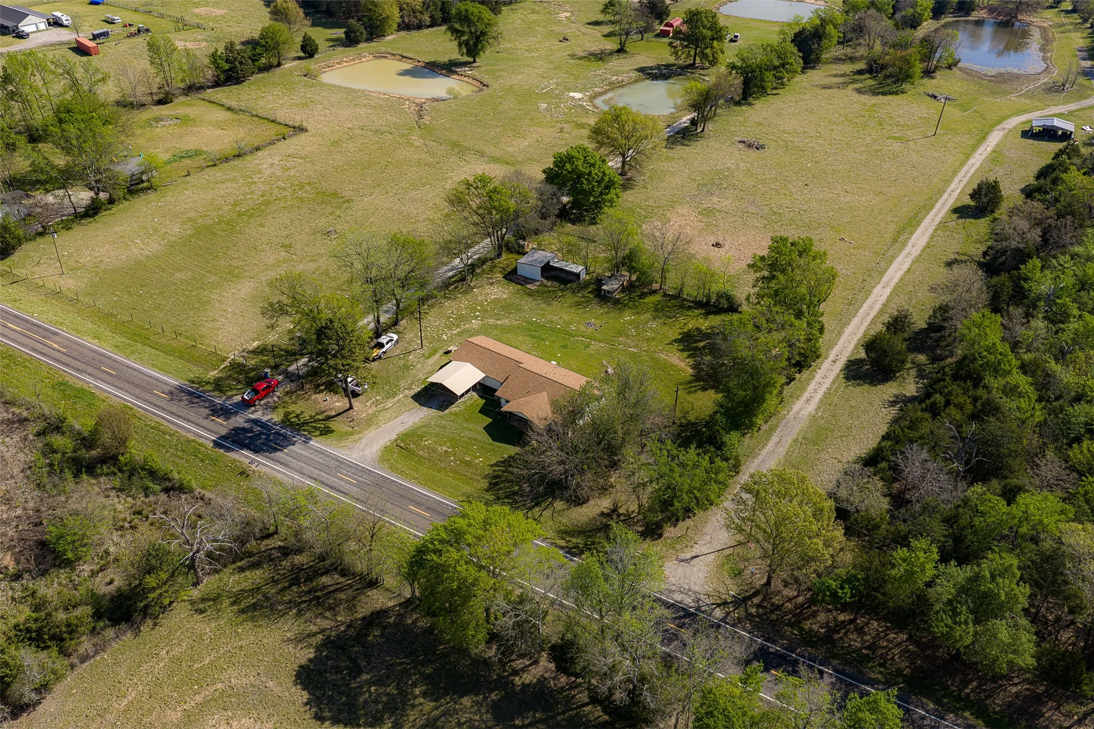 Single Family Residence For Sale in Van Zandt County , 10813 Fm 773, Ben Wheeler, Texas 75754, 5 Bedroom, 3 Bathroom, Garage spaces, 2,272 Sqft, built in 1990, Preowned, mls#21222776, Real Estate Agent in Ben Wheeler, Homes For Sale in Van Zandt county, Homes For Sale in Ben Wheeler, Realtor in Ben Wheeler Texas, Real Estate Brokerage Independent Realty Texas, Luminita Cordes Realtor