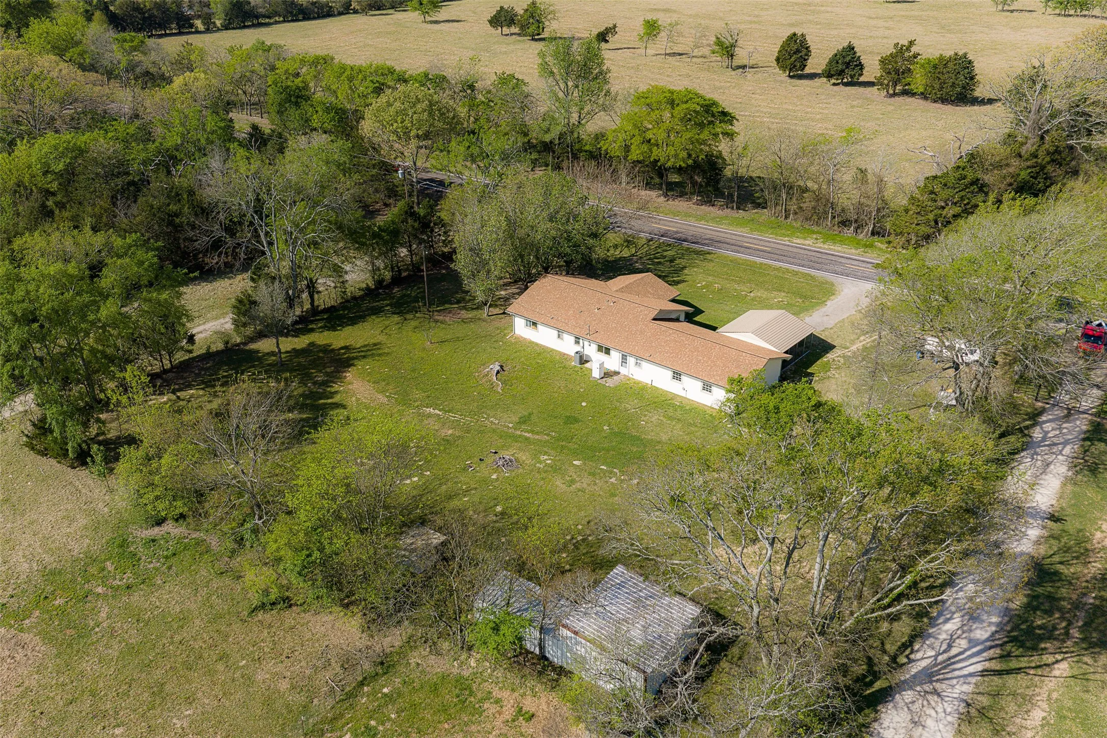 Single Family Residence For Sale in Van Zandt County , 10813 Fm 773, Ben Wheeler, Texas 75754, 5 Bedroom, 3 Bathroom, Garage spaces, 2,272 Sqft, built in 1990, Preowned, mls#21222776, Real Estate Agent in Ben Wheeler, Homes For Sale in Van Zandt county, Homes For Sale in Ben Wheeler, Realtor in Ben Wheeler Texas, Real Estate Brokerage Independent Realty Texas, Luminita Cordes Realtor