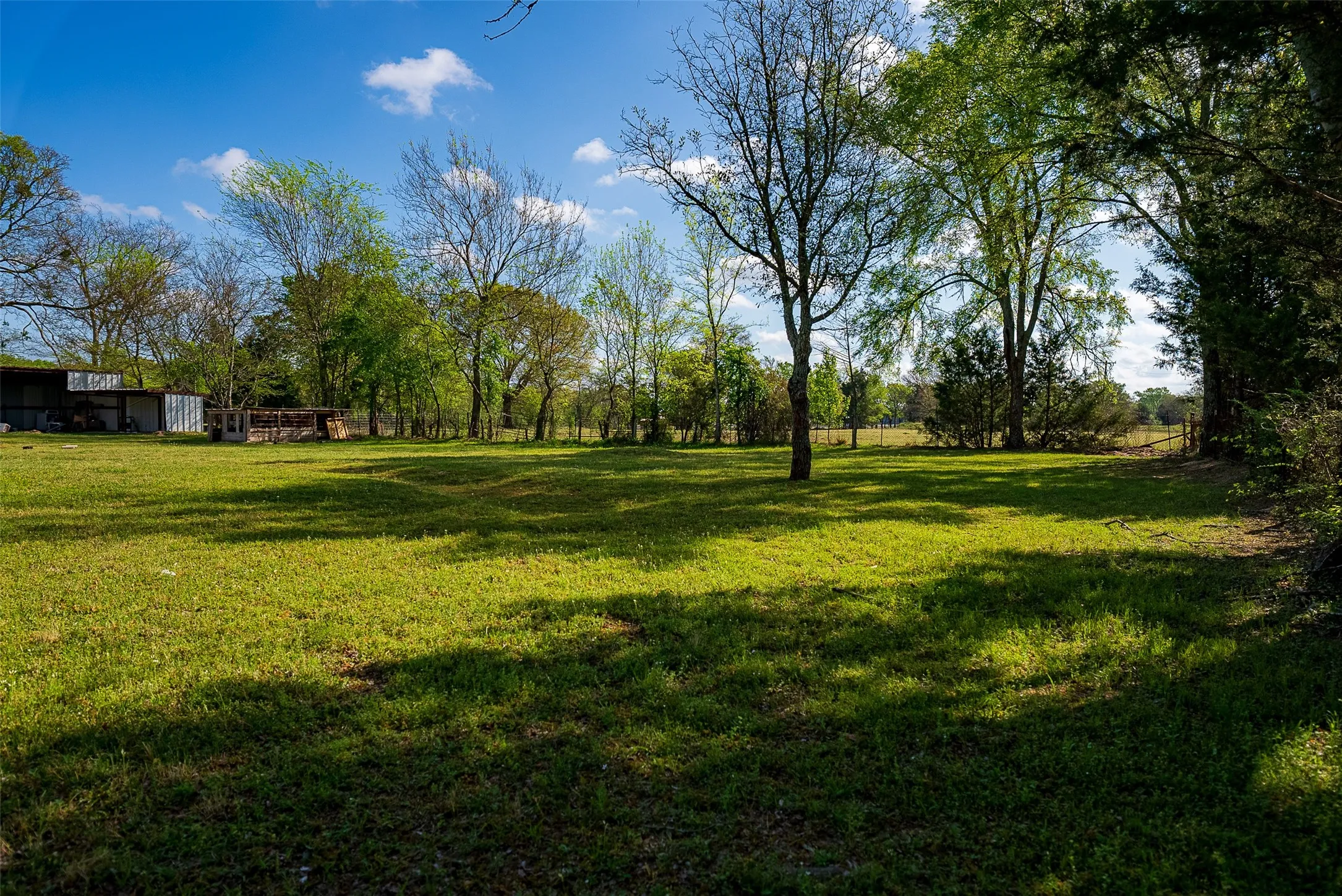 Single Family Residence For Sale in Van Zandt County , 10813 Fm 773, Ben Wheeler, Texas 75754, 5 Bedroom, 3 Bathroom, Garage spaces, 2,272 Sqft, built in 1990, Preowned, mls#21222776, Real Estate Agent in Ben Wheeler, Homes For Sale in Van Zandt county, Homes For Sale in Ben Wheeler, Realtor in Ben Wheeler Texas, Real Estate Brokerage Independent Realty Texas, Luminita Cordes Realtor