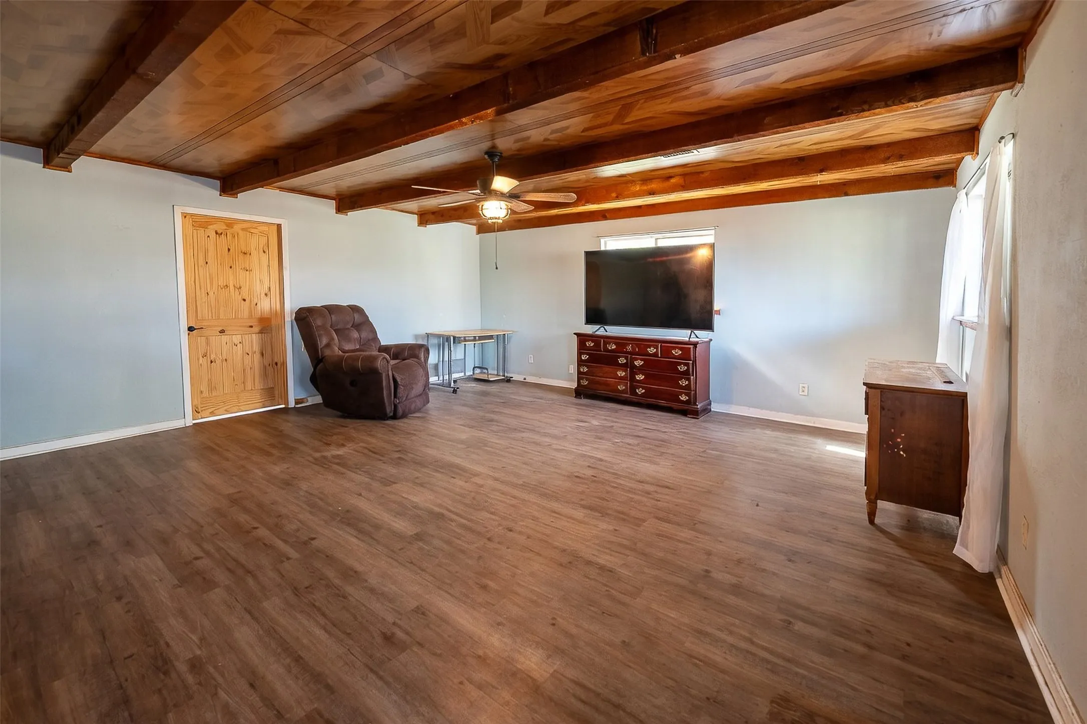 Single Family Residence For Sale in Van Zandt County , 10813 Fm 773, Ben Wheeler, Texas 75754, 5 Bedroom, 3 Bathroom, Garage spaces, 2,272 Sqft, built in 1990, Preowned, mls#21222776, Real Estate Agent in Ben Wheeler, Homes For Sale in Van Zandt county, Homes For Sale in Ben Wheeler, Realtor in Ben Wheeler Texas, Real Estate Brokerage Independent Realty Texas, Luminita Cordes Realtor