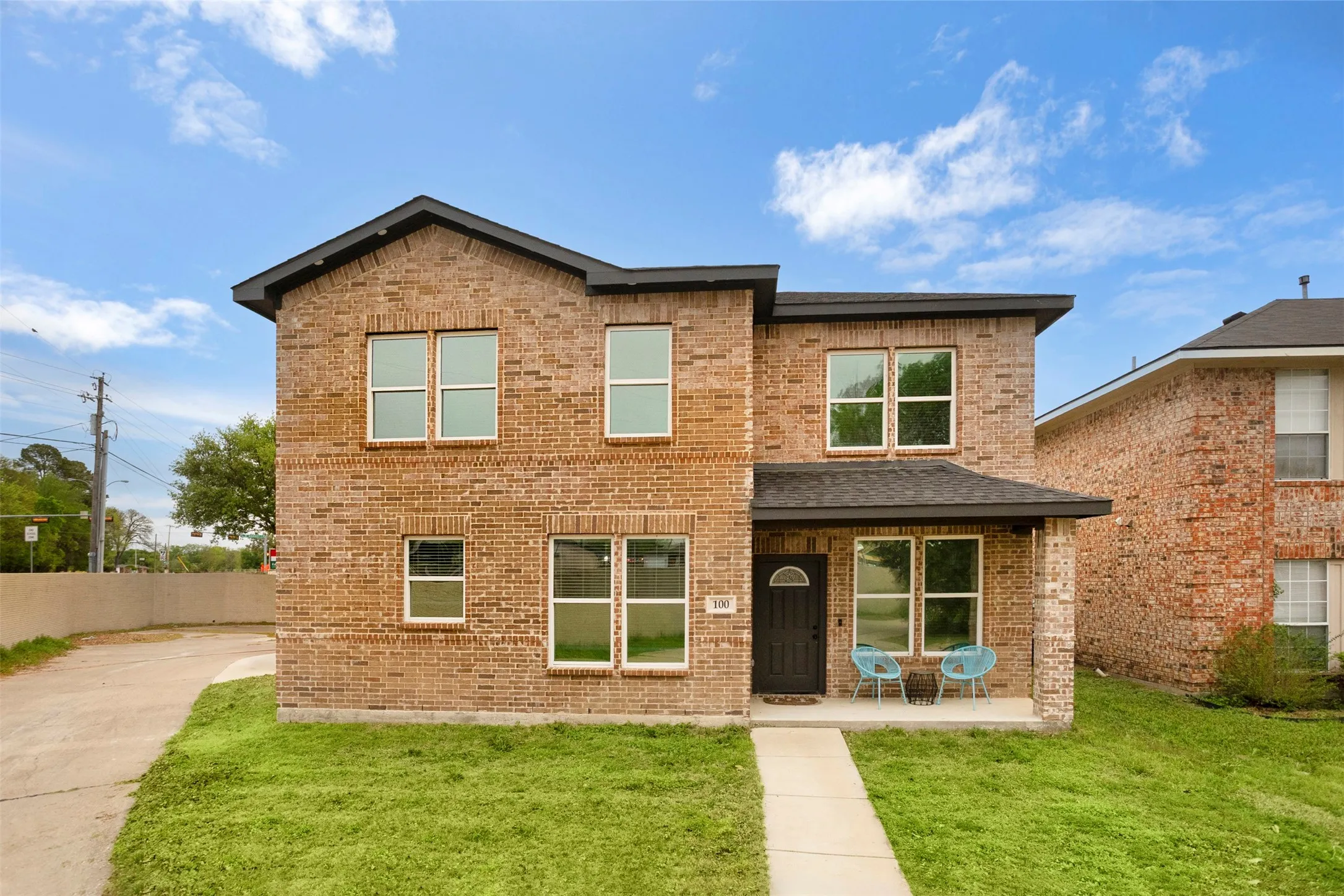 Single Family Residence For Sale in Dallas County , 100 Newport Place, Mesquite, Texas 75149, 3 Bedroom, 3 Bathroom, 2 Garage spaces, 1,800 Sqft, built in 2023, Preowned, mls#21222679, Real Estate Agent in Mesquite, Homes For Sale in Dallas county, Homes For Sale in Mesquite, Realtor in Mesquite Texas, Real Estate Brokerage Independent Realty Texas, Luminita Cordes Realtor