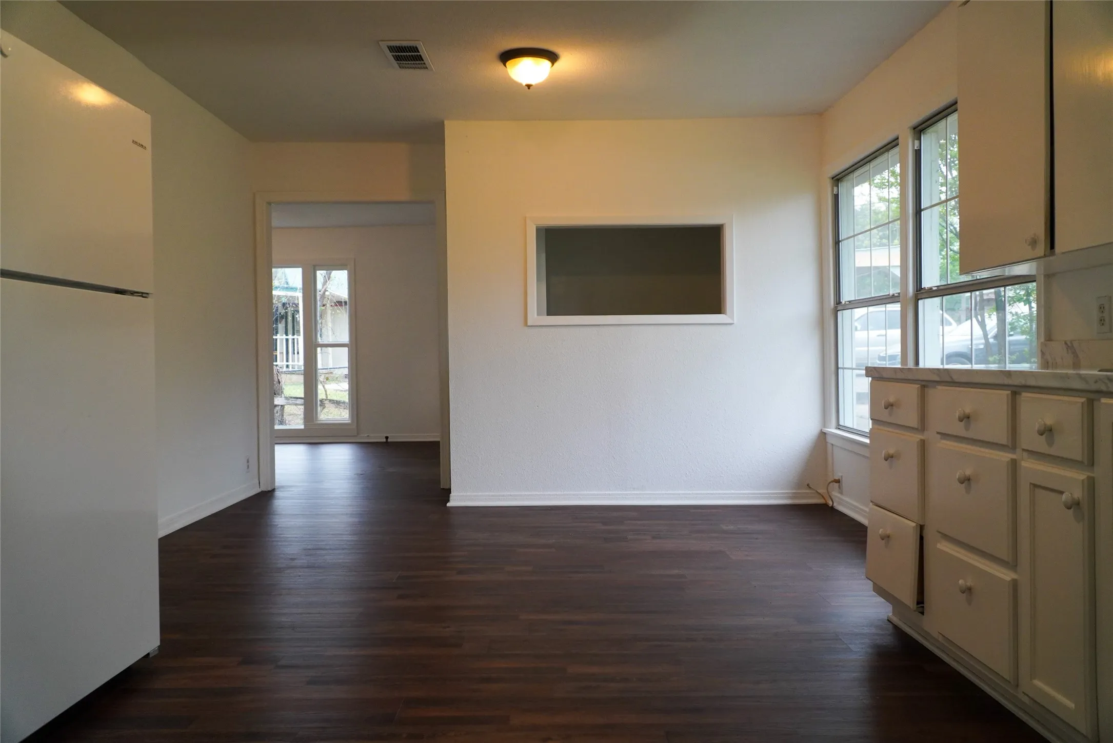 Single Family Residence For Sale in Johnson County , 403 N Fairview Street, Keene, Texas 76059, 3 Bedroom, 1 Bathroom, Garage spaces, 1,022 Sqft, built in 1960, mls#21222867, Real Estate Agent in Keene, Homes For Sale in Johnson county, Homes For Sale in Keene, Realtor in Keene Texas, Real Estate Brokerage Independent Realty Texas, Luminita Cordes Realtor