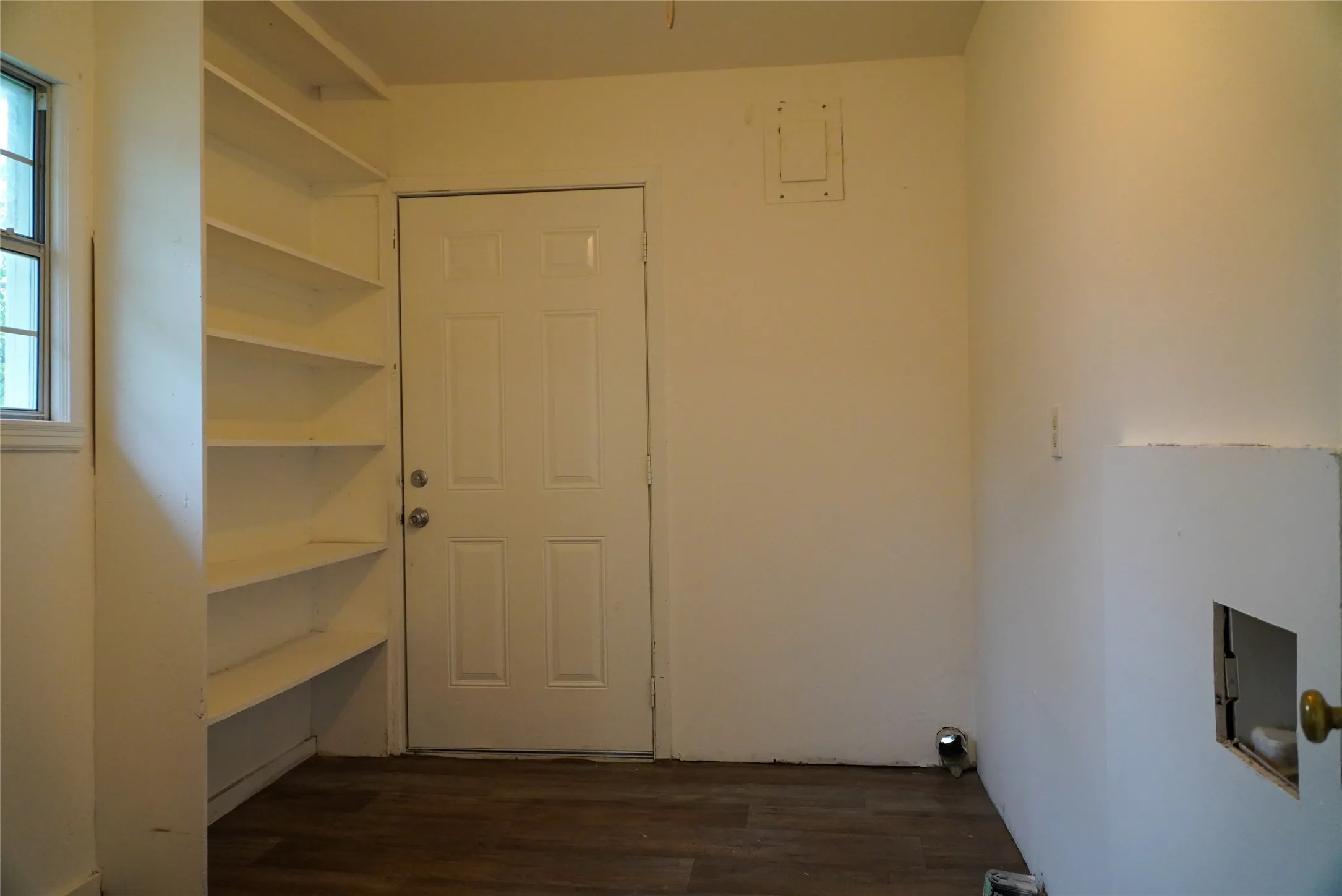 Single Family Residence For Sale in Johnson County , 403 N Fairview Street, Keene, Texas 76059, 3 Bedroom, 1 Bathroom, Garage spaces, 1,022 Sqft, built in 1960, mls#21222867, Real Estate Agent in Keene, Homes For Sale in Johnson county, Homes For Sale in Keene, Realtor in Keene Texas, Real Estate Brokerage Independent Realty Texas, Luminita Cordes Realtor