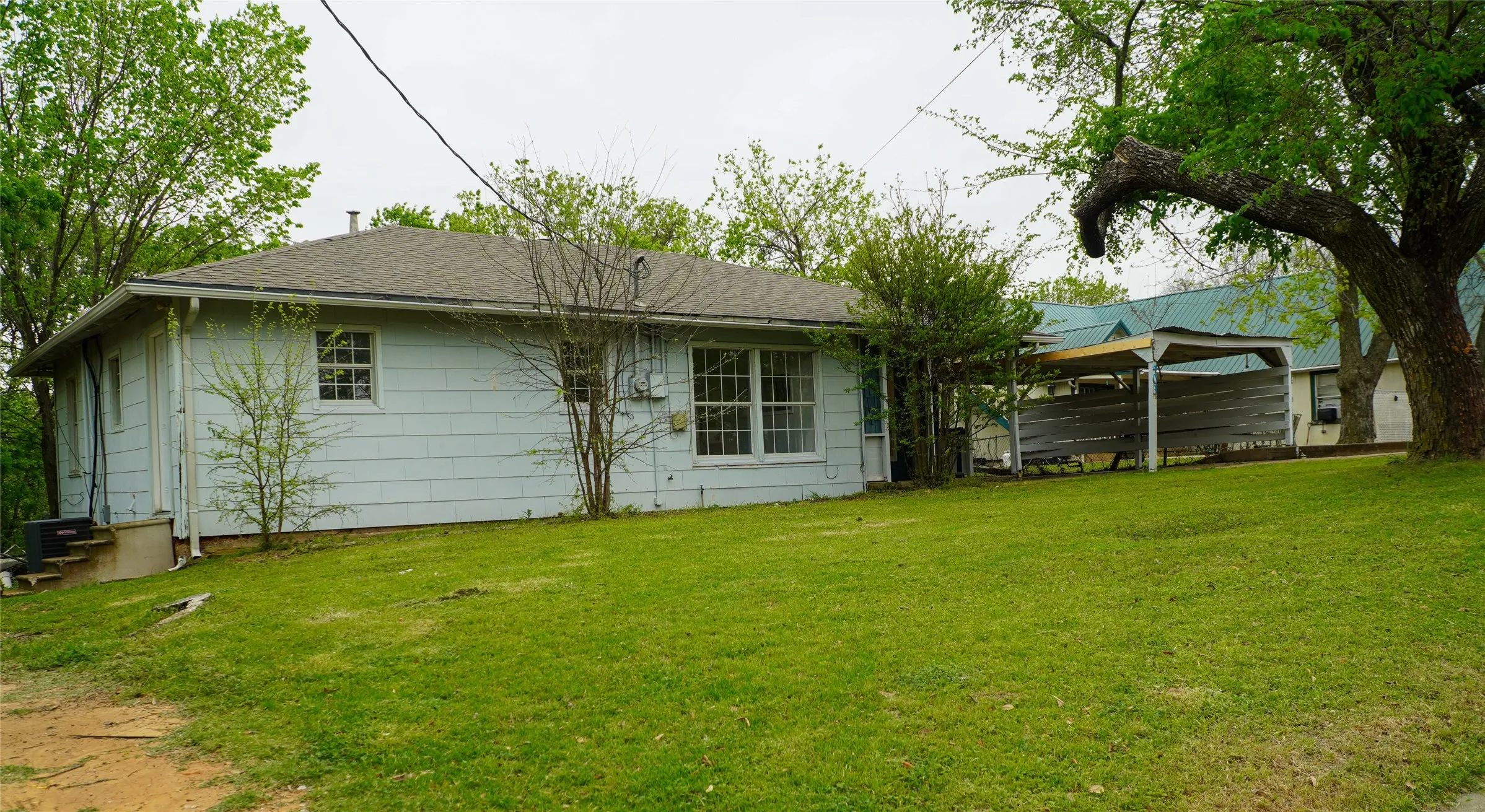 Single Family Residence For Sale in Johnson County , 403 N Fairview Street, Keene, Texas 76059, 3 Bedroom, 1 Bathroom, Garage spaces, 1,022 Sqft, built in 1960, mls#21222867, Real Estate Agent in Keene, Homes For Sale in Johnson county, Homes For Sale in Keene, Realtor in Keene Texas, Real Estate Brokerage Independent Realty Texas, Luminita Cordes Realtor