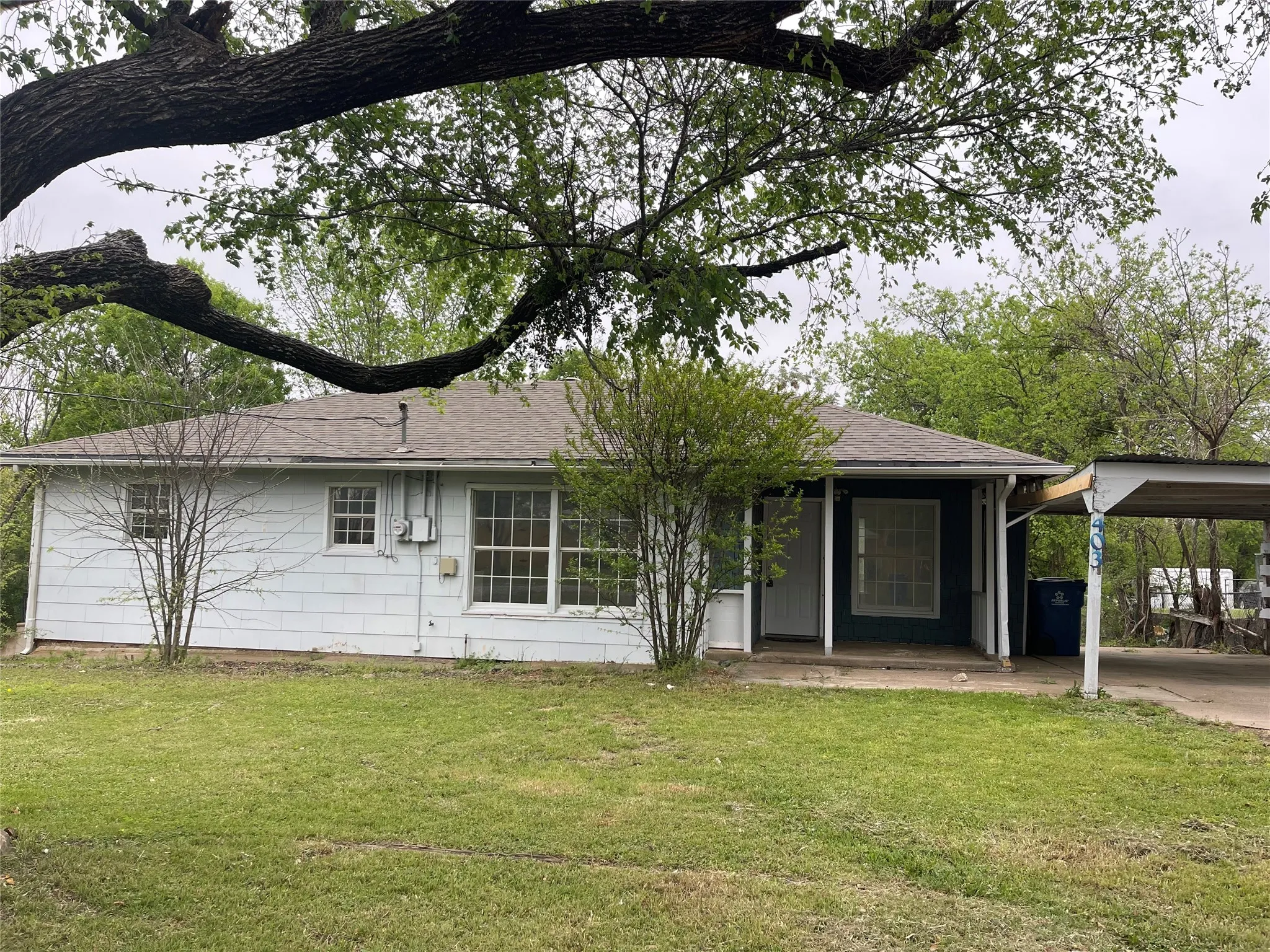 Single Family Residence For Sale in Johnson County , 403 N Fairview Street, Keene, Texas 76059, 3 Bedroom, 1 Bathroom, Garage spaces, 1,022 Sqft, built in 1960, mls#21222867, Real Estate Agent in Keene, Homes For Sale in Johnson county, Homes For Sale in Keene, Realtor in Keene Texas, Real Estate Brokerage Independent Realty Texas, Luminita Cordes Realtor