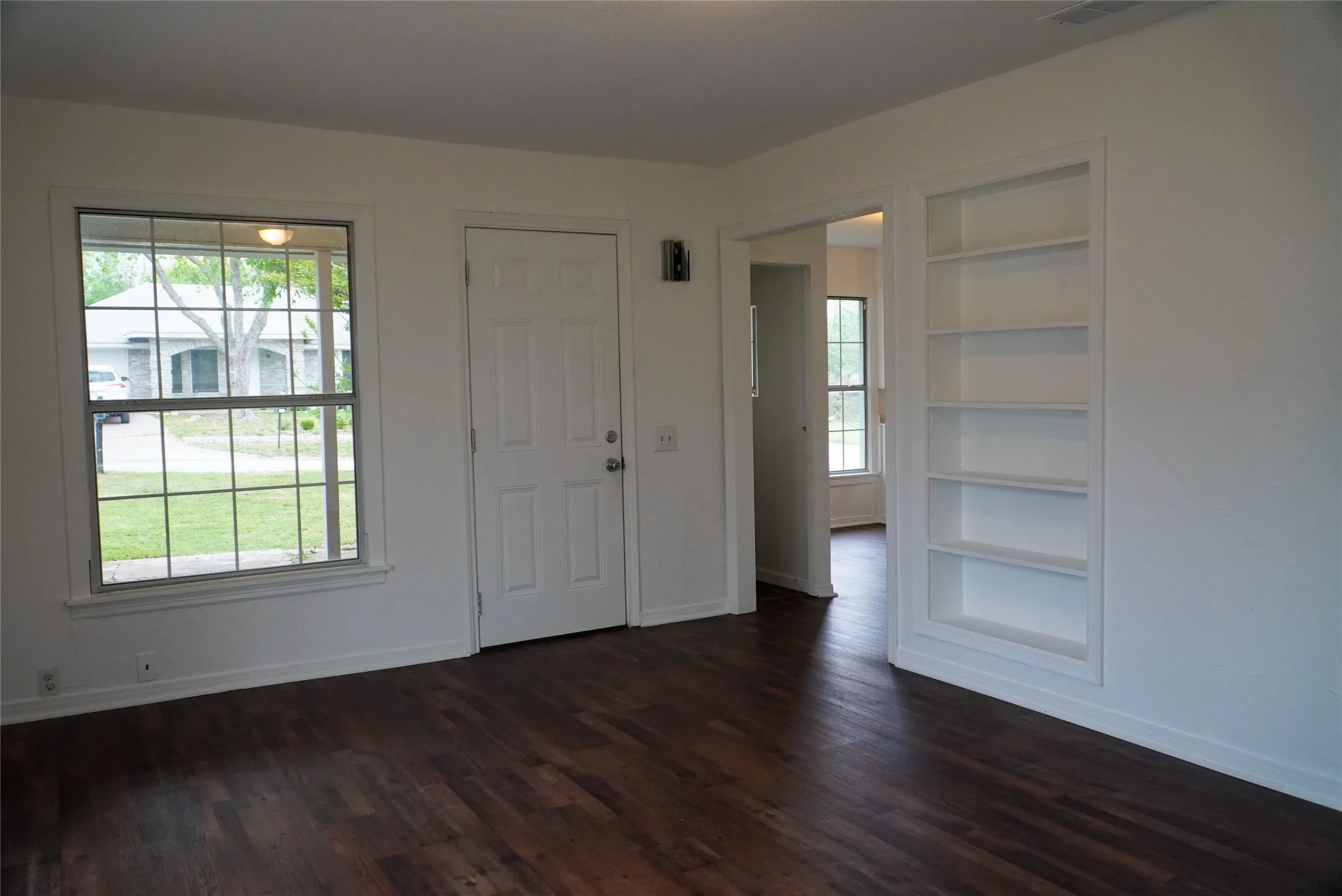 Single Family Residence For Sale in Johnson County , 403 N Fairview Street, Keene, Texas 76059, 3 Bedroom, 1 Bathroom, Garage spaces, 1,022 Sqft, built in 1960, mls#21222867, Real Estate Agent in Keene, Homes For Sale in Johnson county, Homes For Sale in Keene, Realtor in Keene Texas, Real Estate Brokerage Independent Realty Texas, Luminita Cordes Realtor