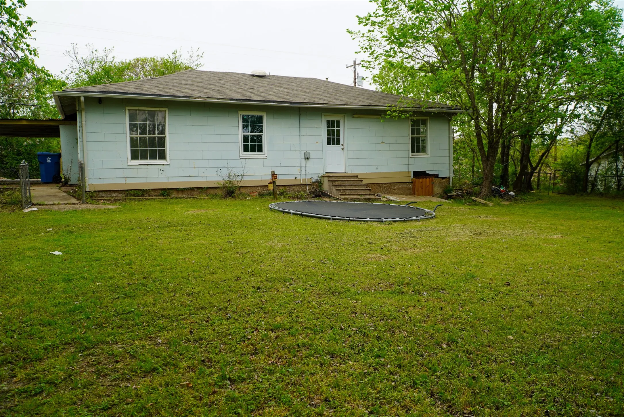 Single Family Residence For Sale in Johnson County , 403 N Fairview Street, Keene, Texas 76059, 3 Bedroom, 1 Bathroom, Garage spaces, 1,022 Sqft, built in 1960, mls#21222867, Real Estate Agent in Keene, Homes For Sale in Johnson county, Homes For Sale in Keene, Realtor in Keene Texas, Real Estate Brokerage Independent Realty Texas, Luminita Cordes Realtor
