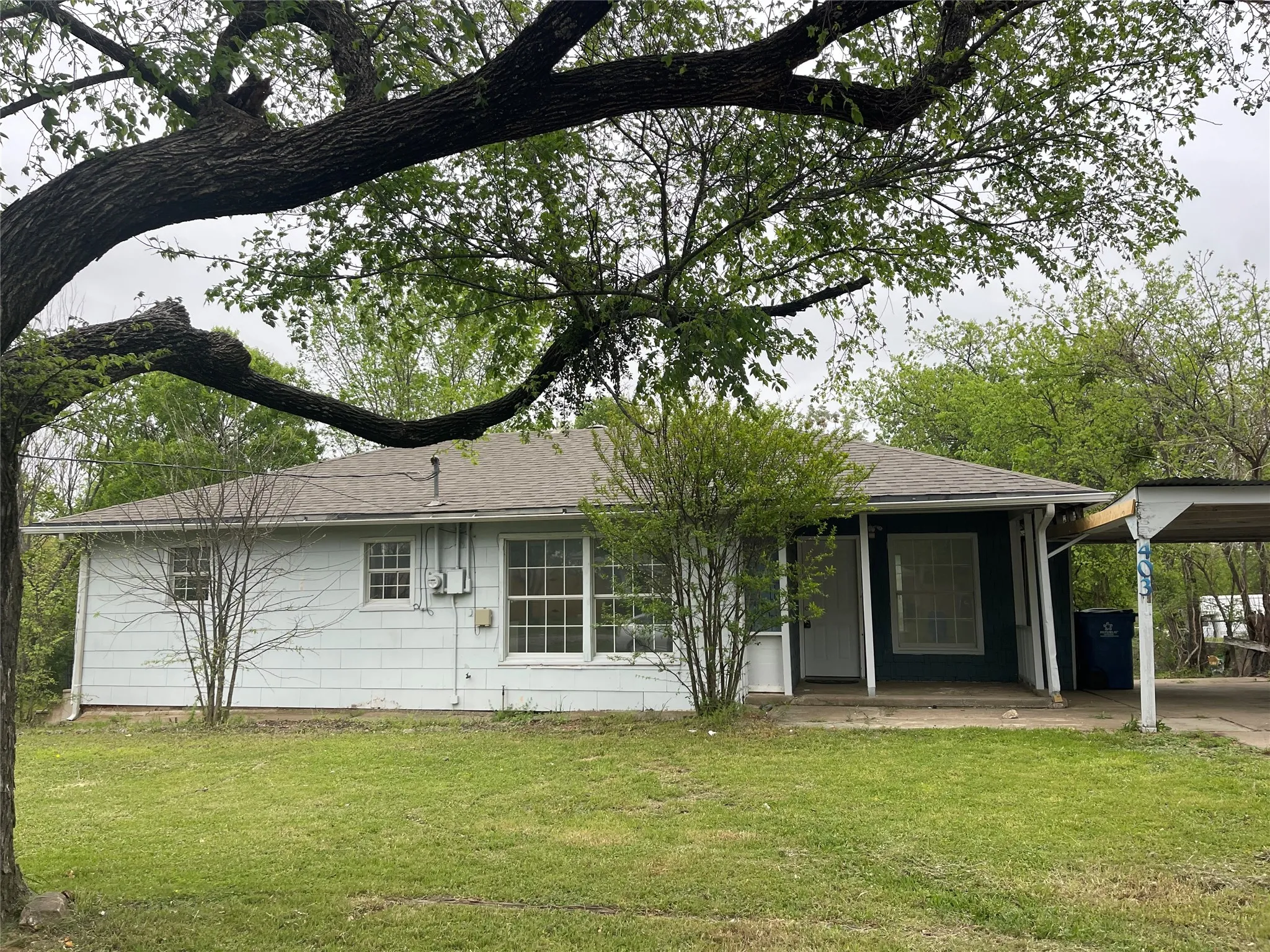 Single Family Residence For Sale in Johnson County , 403 N Fairview Street, Keene, Texas 76059, 3 Bedroom, 1 Bathroom, Garage spaces, 1,022 Sqft, built in 1960, mls#21222867, Real Estate Agent in Keene, Homes For Sale in Johnson county, Homes For Sale in Keene, Realtor in Keene Texas, Real Estate Brokerage Independent Realty Texas, Luminita Cordes Realtor