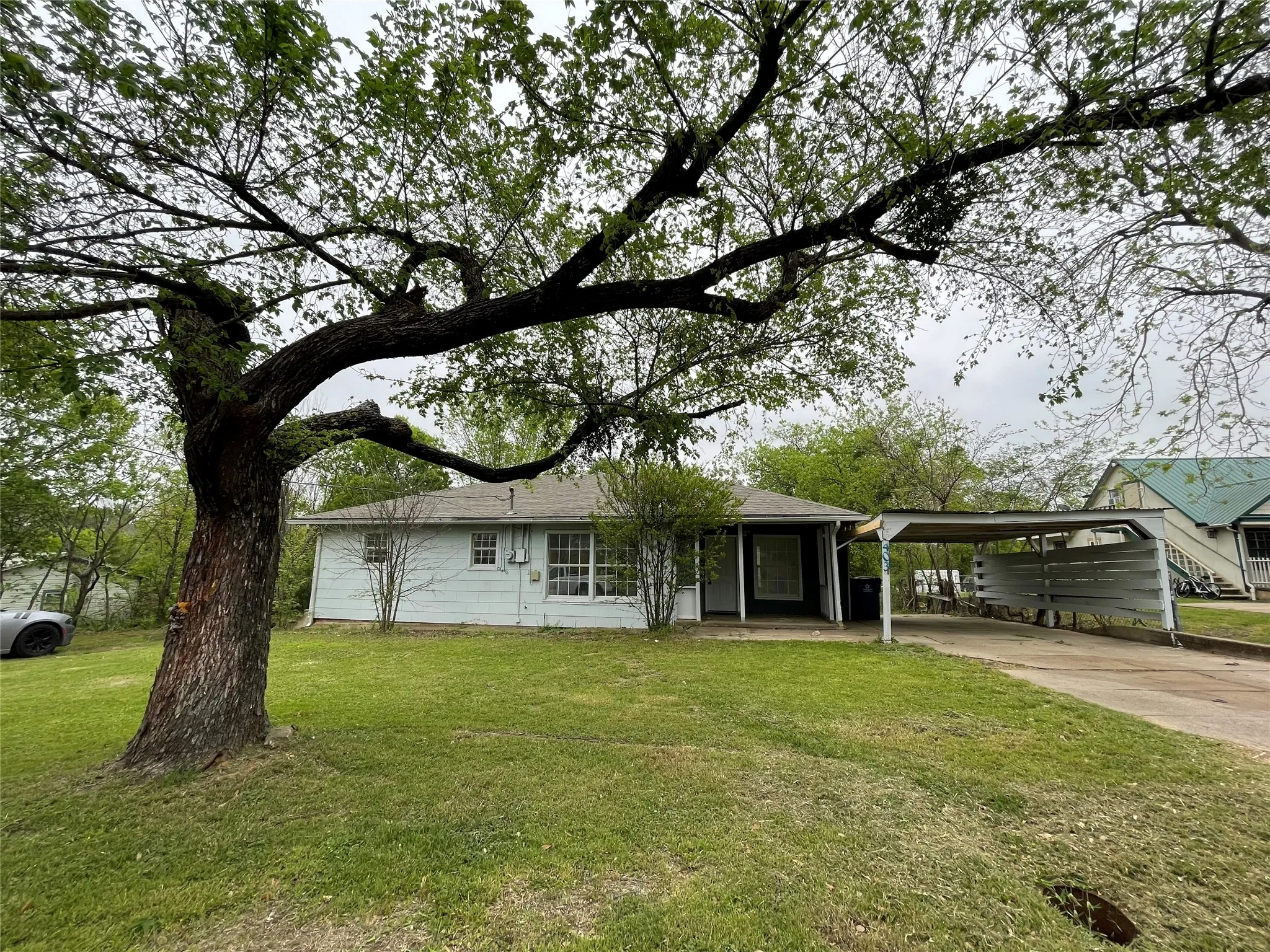 Single Family Residence For Sale in Johnson County , 403 N Fairview Street, Keene, Texas 76059, 3 Bedroom, 1 Bathroom, Garage spaces, 1,022 Sqft, built in 1960, mls#21222867, Real Estate Agent in Keene, Homes For Sale in Johnson county, Homes For Sale in Keene, Realtor in Keene Texas, Real Estate Brokerage Independent Realty Texas, Luminita Cordes Realtor