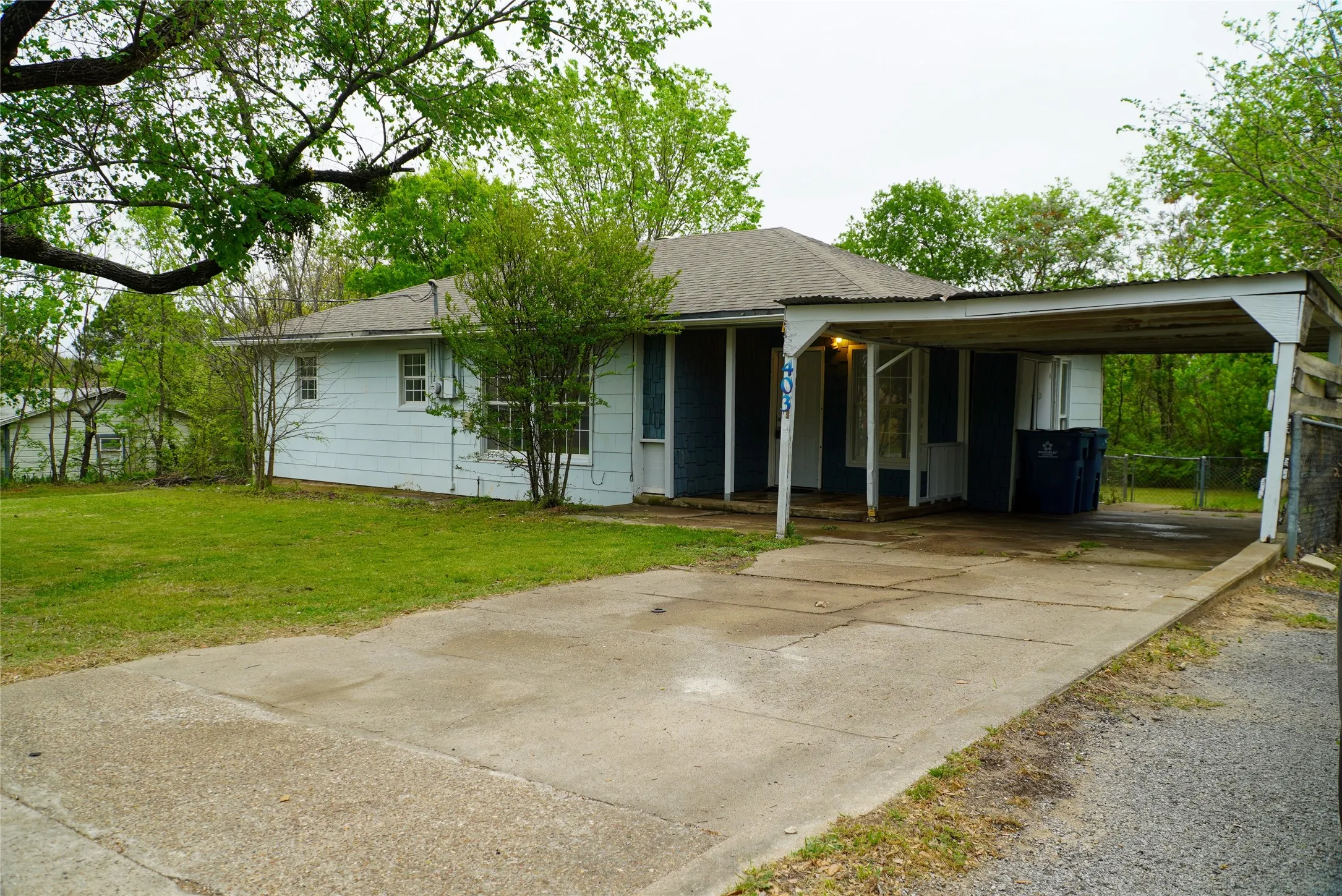 Single Family Residence For Sale in Johnson County , 403 N Fairview Street, Keene, Texas 76059, 3 Bedroom, 1 Bathroom, Garage spaces, 1,022 Sqft, built in 1960, mls#21222867, Real Estate Agent in Keene, Homes For Sale in Johnson county, Homes For Sale in Keene, Realtor in Keene Texas, Real Estate Brokerage Independent Realty Texas, Luminita Cordes Realtor