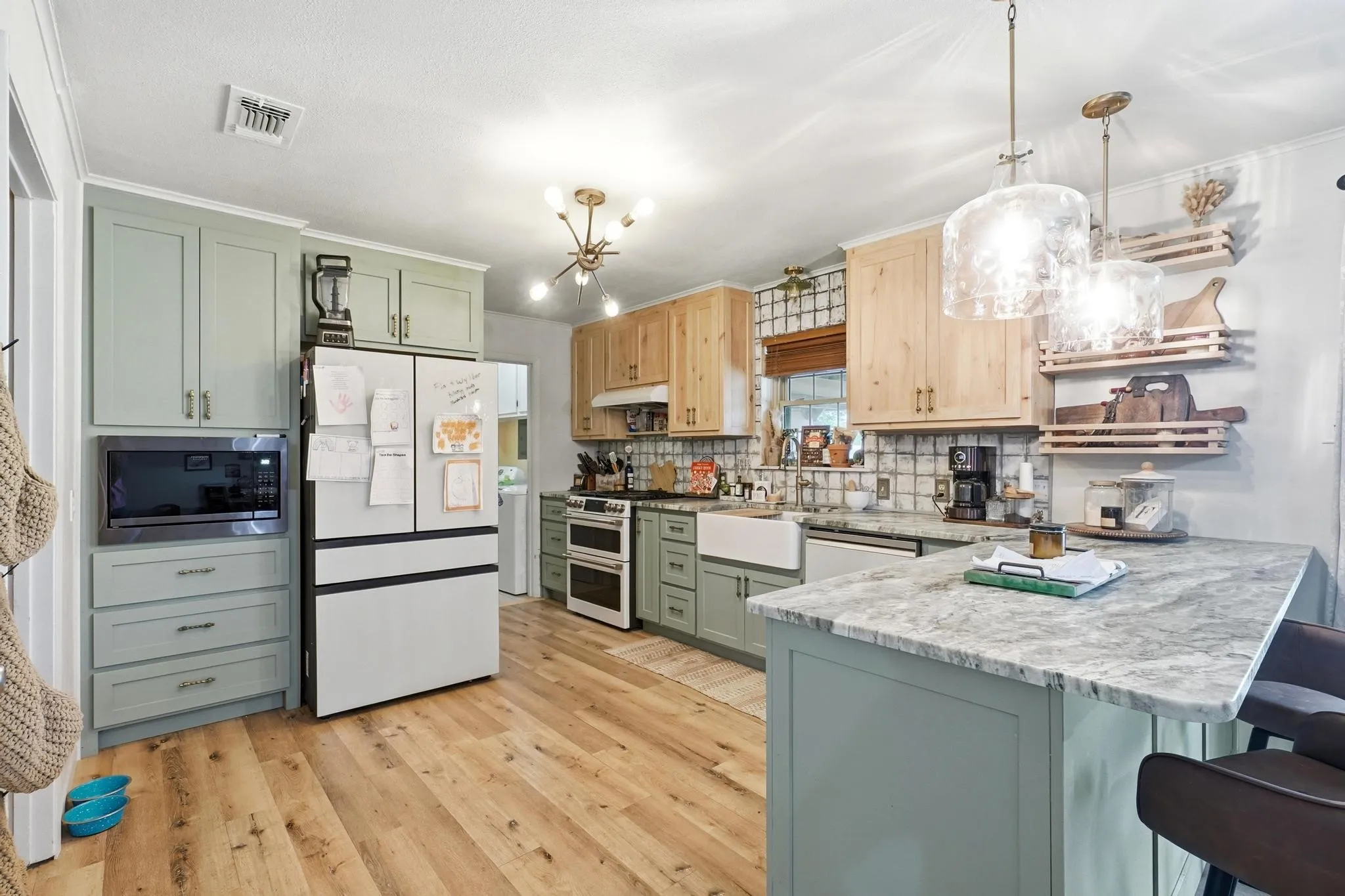 Single Family Residence For Sale in Coleman County , 1306 Westhill Lane, Coleman, Texas 76834, 4 Bedroom, 3 Bathroom, Garage spaces, 1,958 Sqft, built in 1978, Preowned, mls#21222817, Real Estate Agent in Coleman, Homes For Sale in Coleman county, Homes For Sale in Coleman, Realtor in Coleman Texas, Real Estate Brokerage Independent Realty Texas, Luminita Cordes Realtor