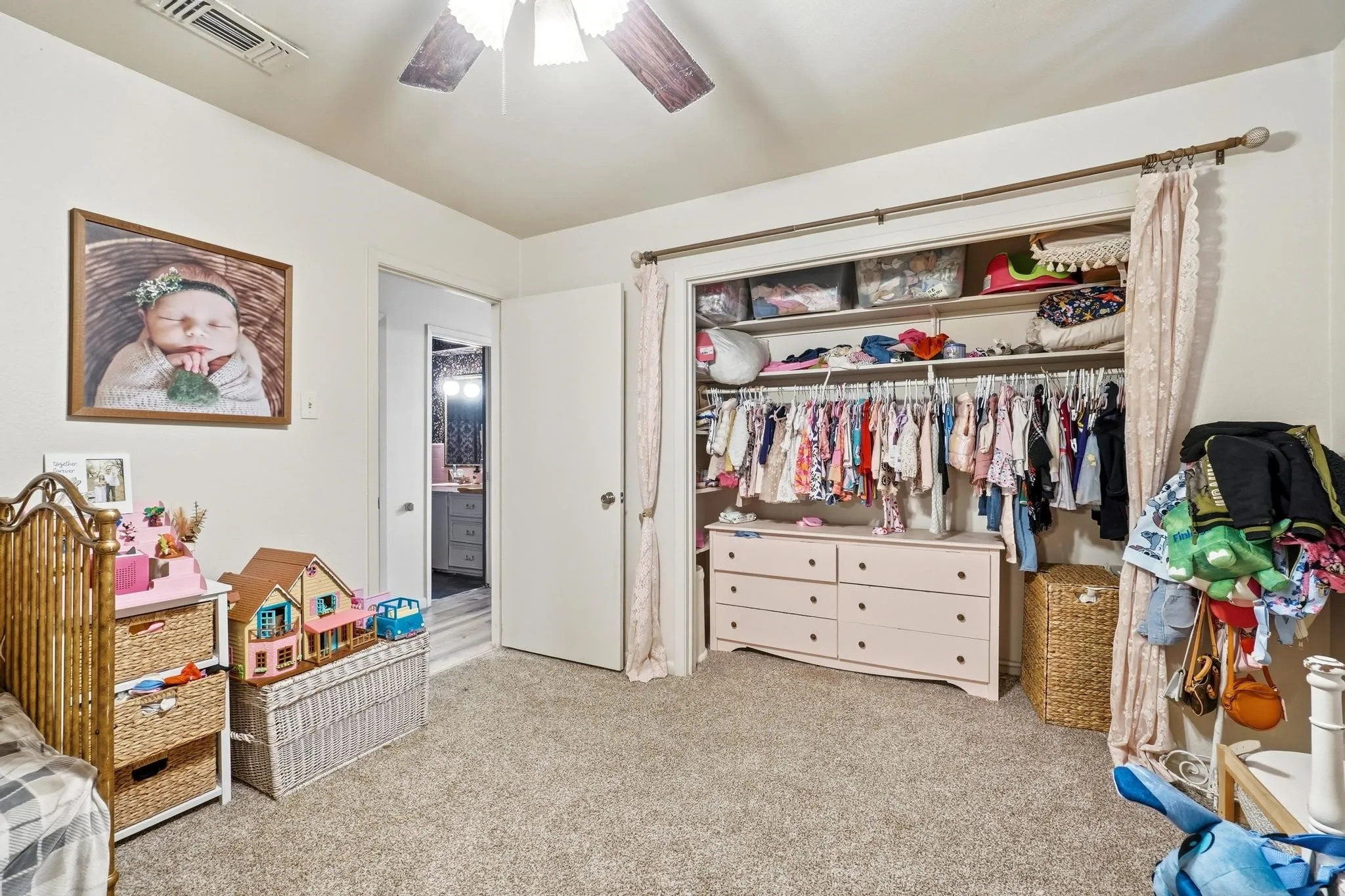 Single Family Residence For Sale in Coleman County , 1306 Westhill Lane, Coleman, Texas 76834, 4 Bedroom, 3 Bathroom, Garage spaces, 1,958 Sqft, built in 1978, Preowned, mls#21222817, Real Estate Agent in Coleman, Homes For Sale in Coleman county, Homes For Sale in Coleman, Realtor in Coleman Texas, Real Estate Brokerage Independent Realty Texas, Luminita Cordes Realtor