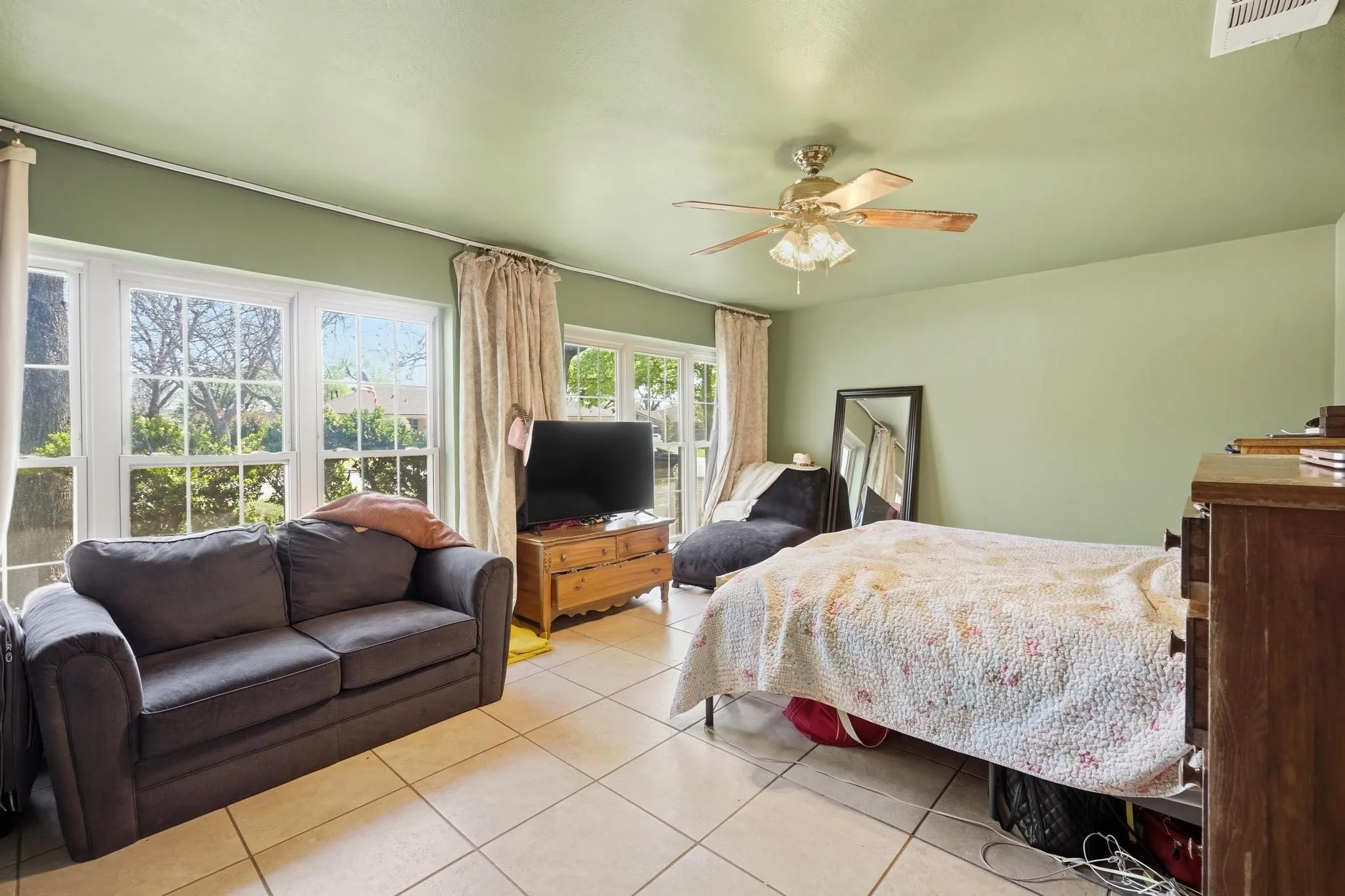 Single Family Residence For Sale in Coleman County , 1306 Westhill Lane, Coleman, Texas 76834, 4 Bedroom, 3 Bathroom, Garage spaces, 1,958 Sqft, built in 1978, Preowned, mls#21222817, Real Estate Agent in Coleman, Homes For Sale in Coleman county, Homes For Sale in Coleman, Realtor in Coleman Texas, Real Estate Brokerage Independent Realty Texas, Luminita Cordes Realtor